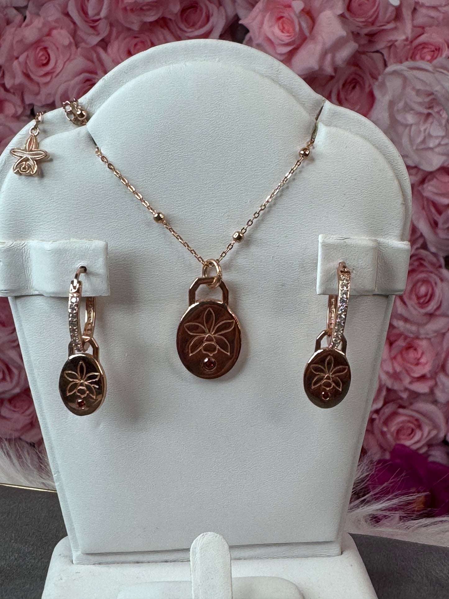 Harmony Rose Gold Collection : Etched 18c Rose Gold Orchid Necklace & Earrings - Orchidique