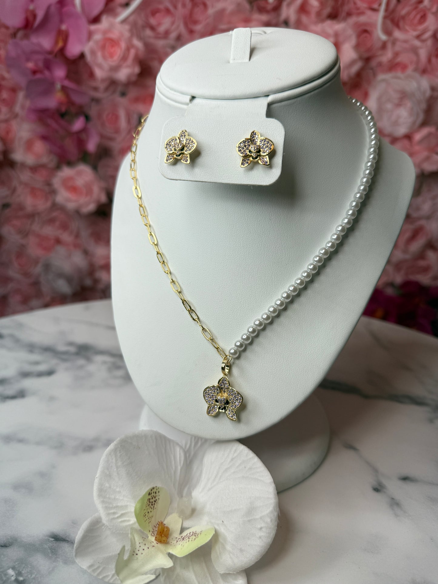 Whispers of the Heart & the Moon Collection: Lavendar Phalaenopsis - Orchidique