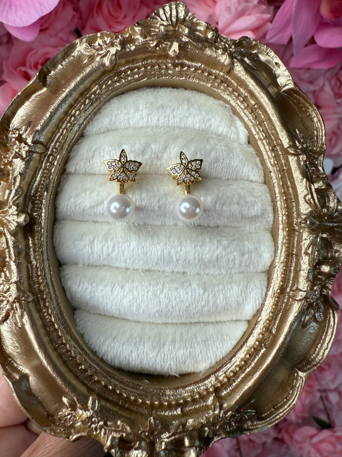 Signature Zircon Cattleya Earring, Classic Pearl Jacket : 18k Gold Plated