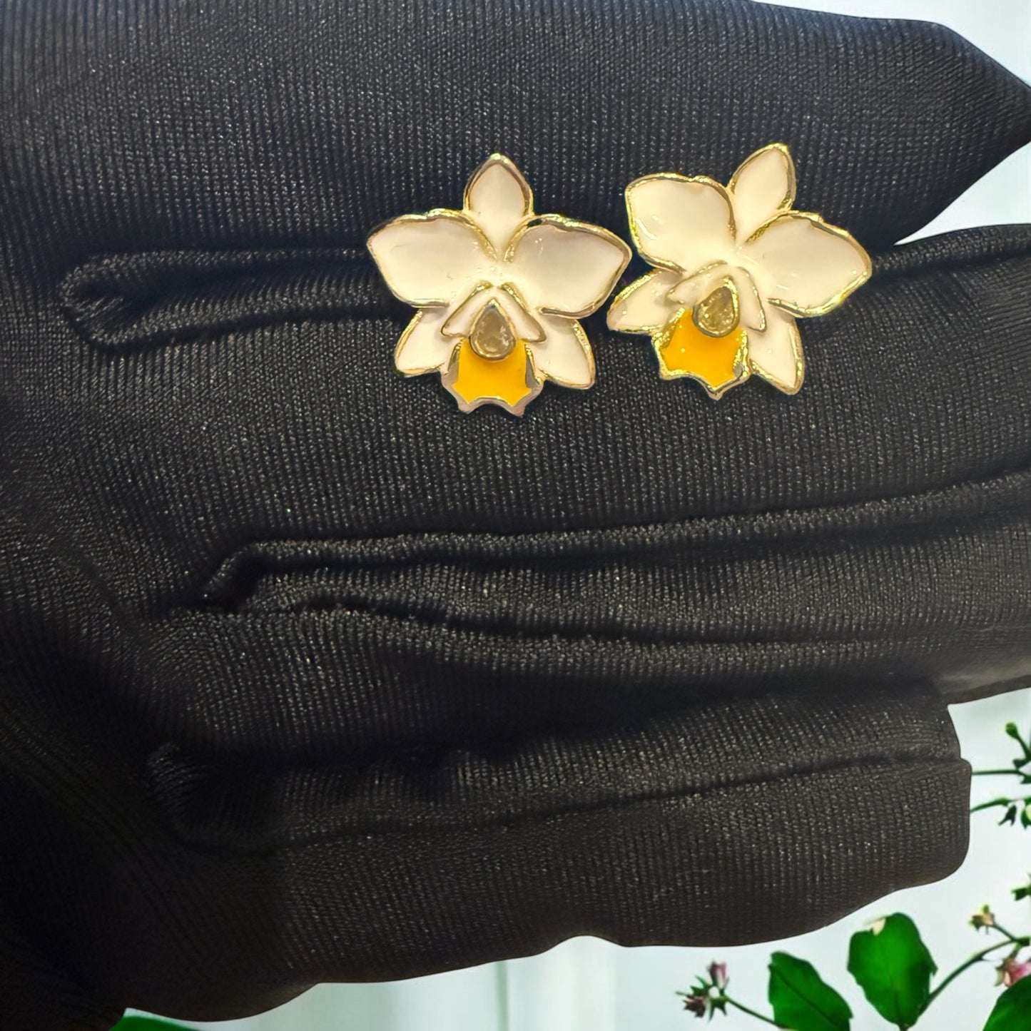 The Hawaiian Collection: Brassolaeliocattleya Orchid Earrings • White Orchid Earrings