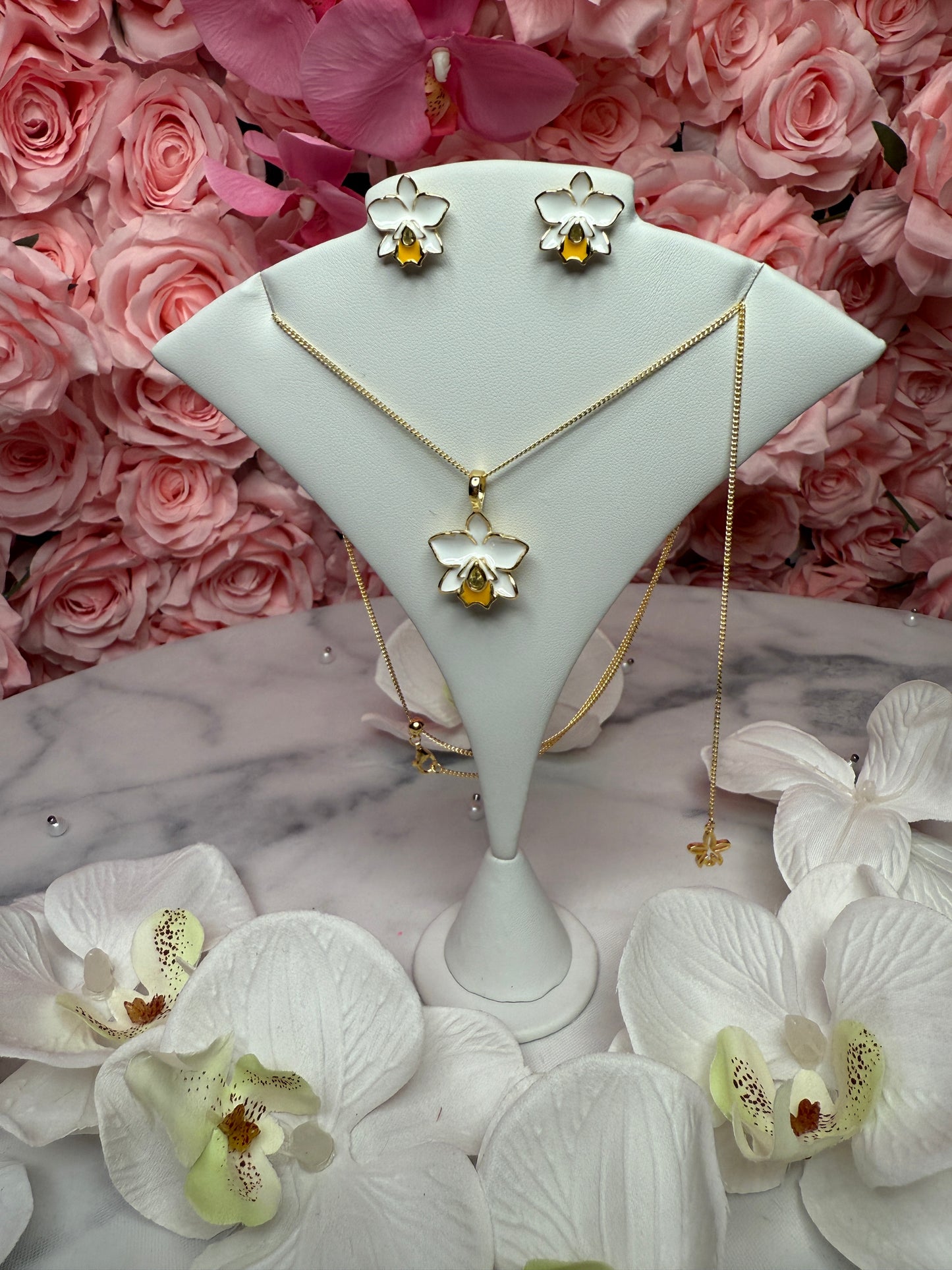 The Hawaiian Collection: Brassolaeliocattleya Orchid Earrings • White Orchid Earrings