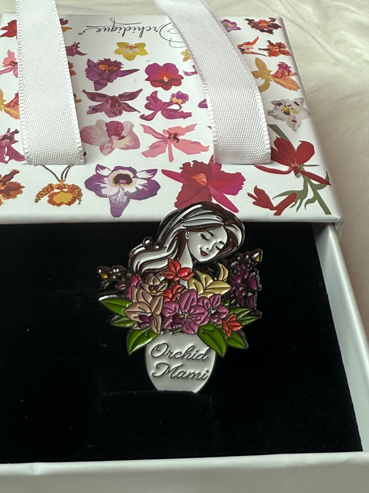 Orchid Mami Pin