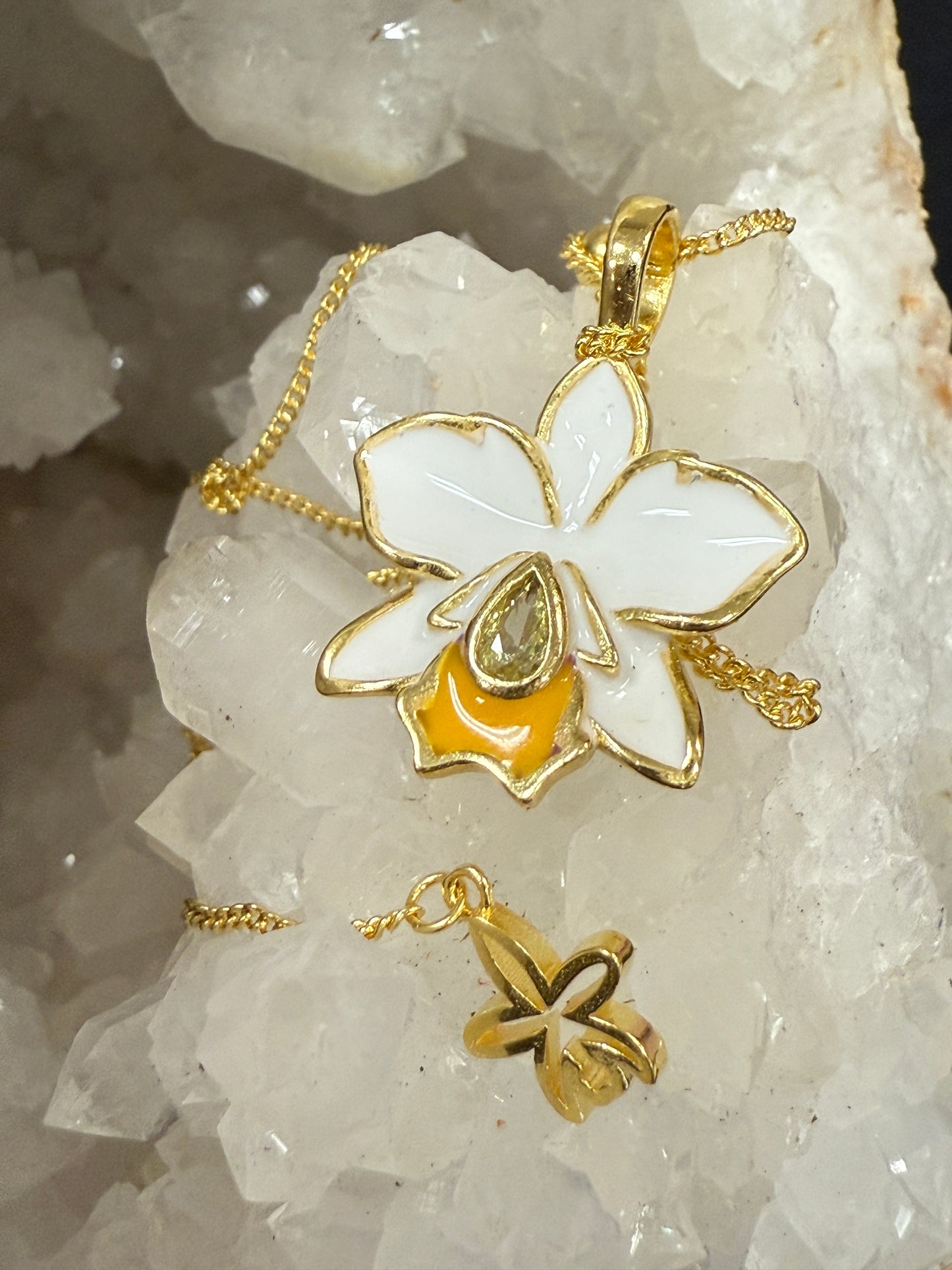 The Hawaiian Collection: Brassolaeliocattleya Orchid Earrings • White Orchid Earrings