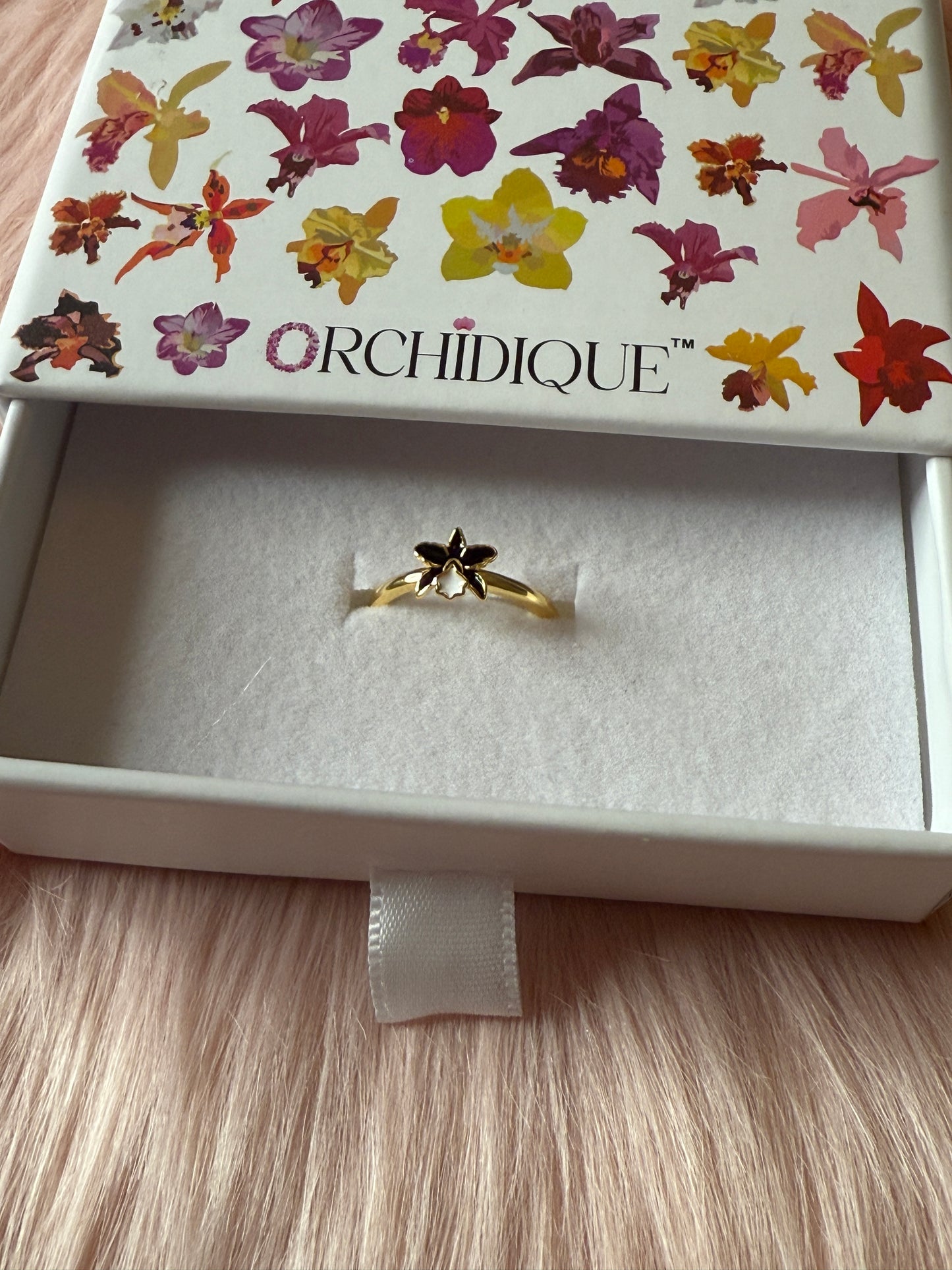 La Colombiana Collection: Black Cattleya Orchid Jewelry Set - Orchidique