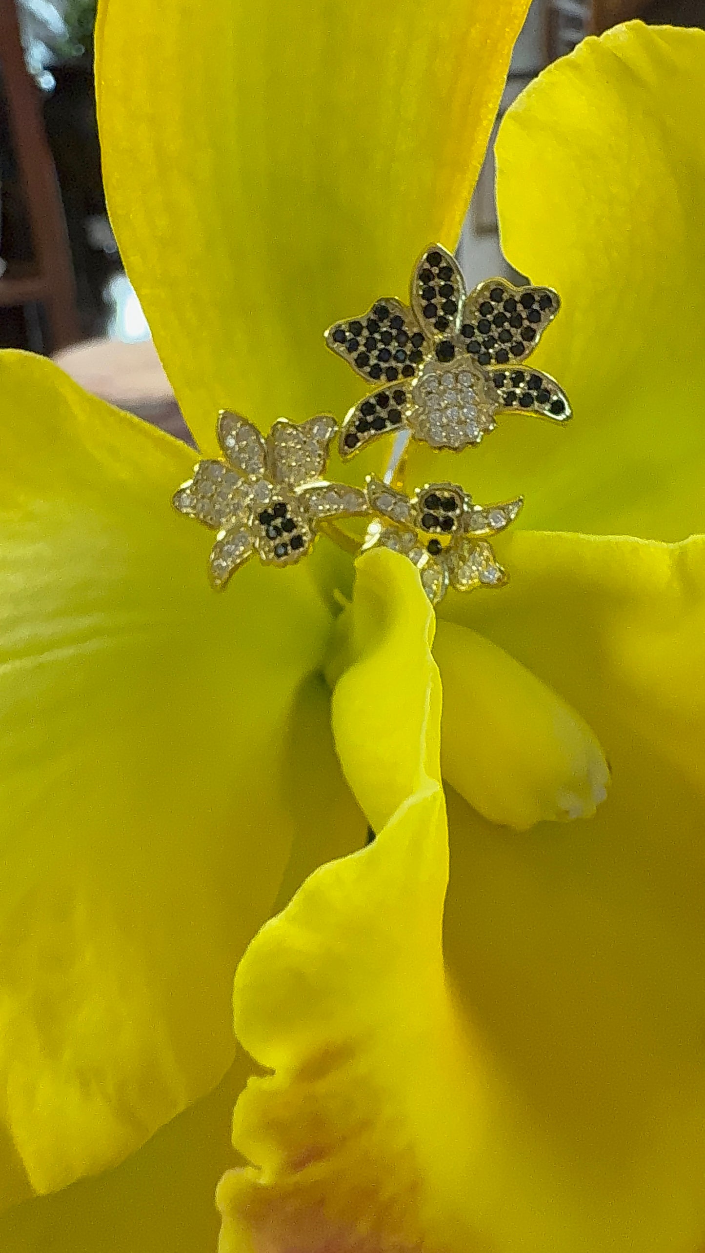 Shimmer Me Cattleya Collection : Blooming Cattleya Orchid Flower Ring