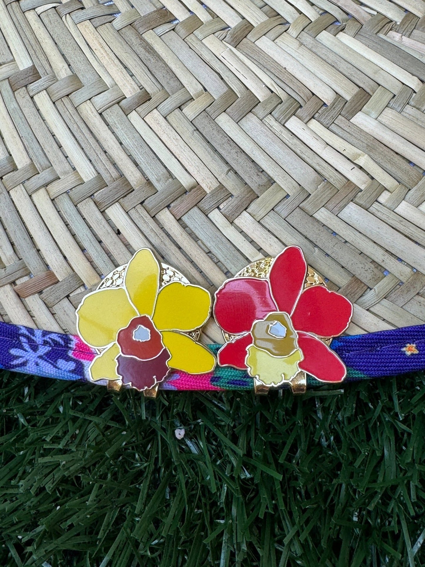Cattleya Orchid Flower Golf Hat Charm Marker • Luxury Golf Ball Marker with Hat Clip • Unique Gift for Golfers • Flower Hat Clip - Orchidique