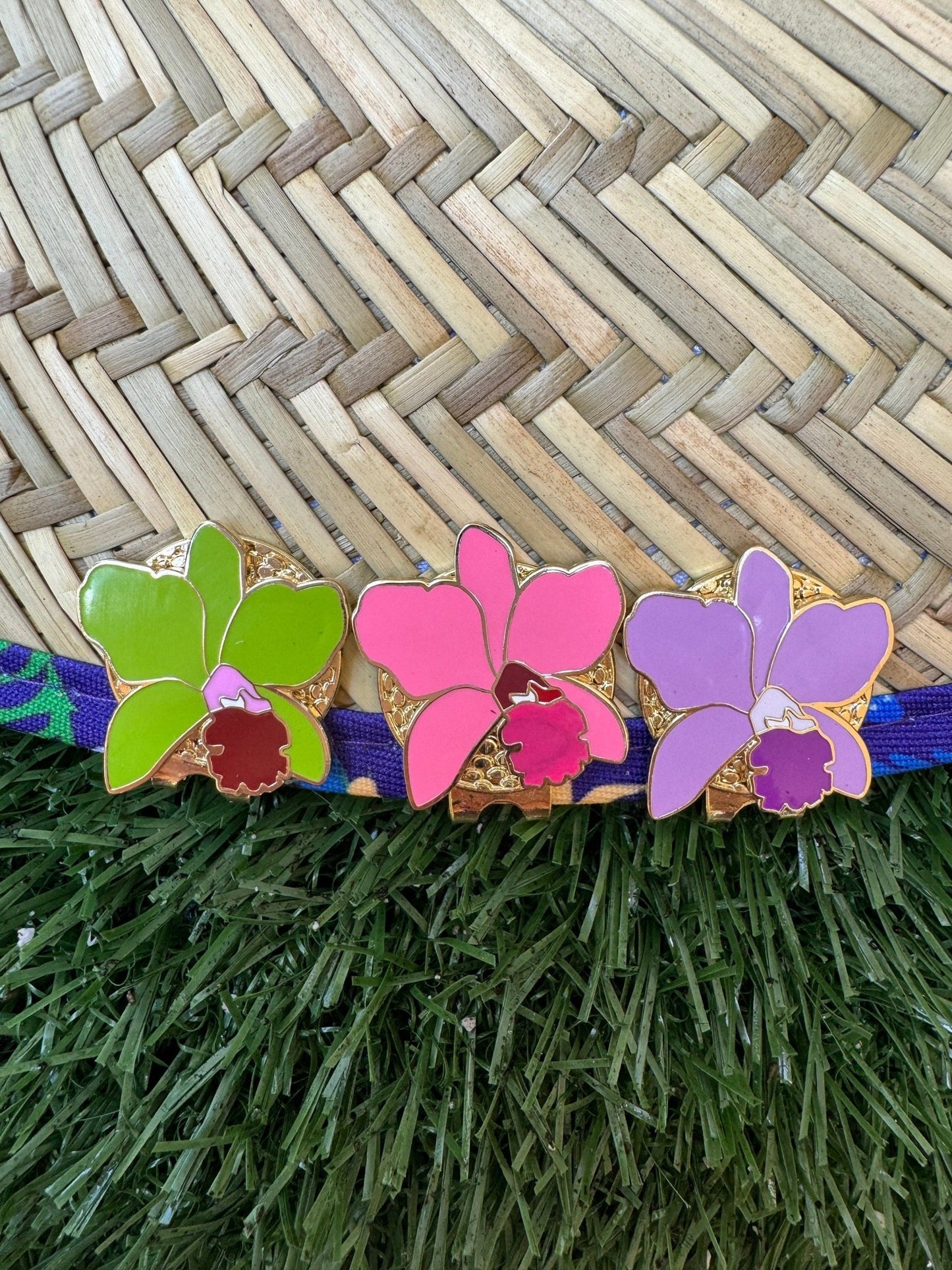 Cattleya Orchid Golf Hat Charm Marker• Luxury Golf Ball Marker with Hat Clip • Unique Gift for Golfers • Flower Hat Clip - Orchidique