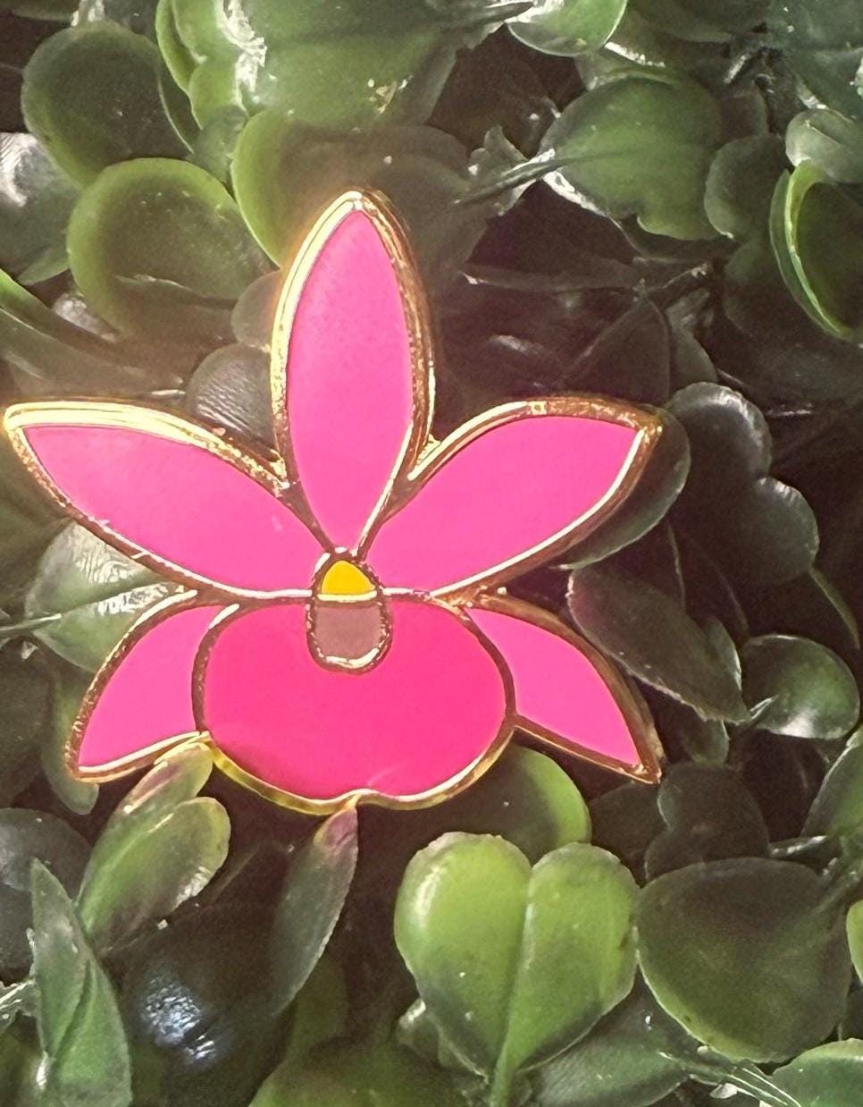 Broughtonia Orchid Flower Enamel Pin β’ Floral Pin Collector Item β’ Unique Gift for Orchid Lovers β’ Pins and Badges