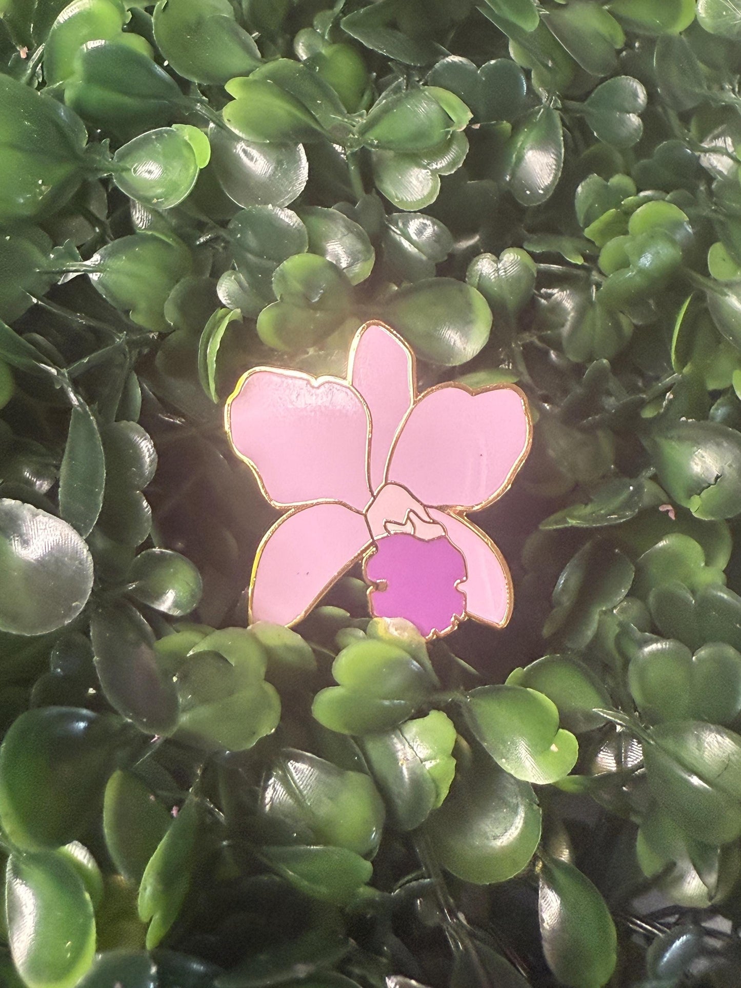 Purple Cattleya Orchid Flower Enamel Pin β’ Floral Pin Collector Item β’ Unique Gift for Orchid Lovers β’ Pins and Badges