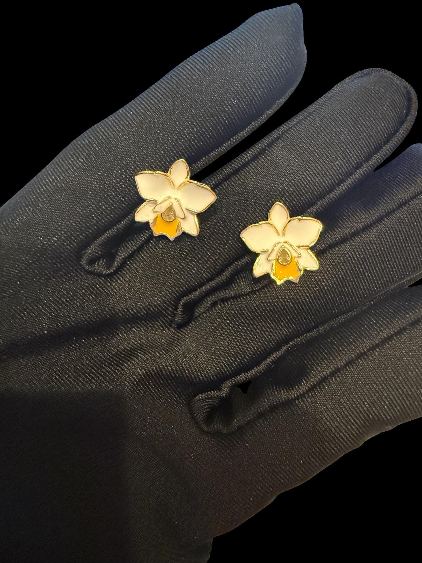 The Hawaiian Collection: Brassolaeliocattleya Orchid Earrings • Orchid Earrings
