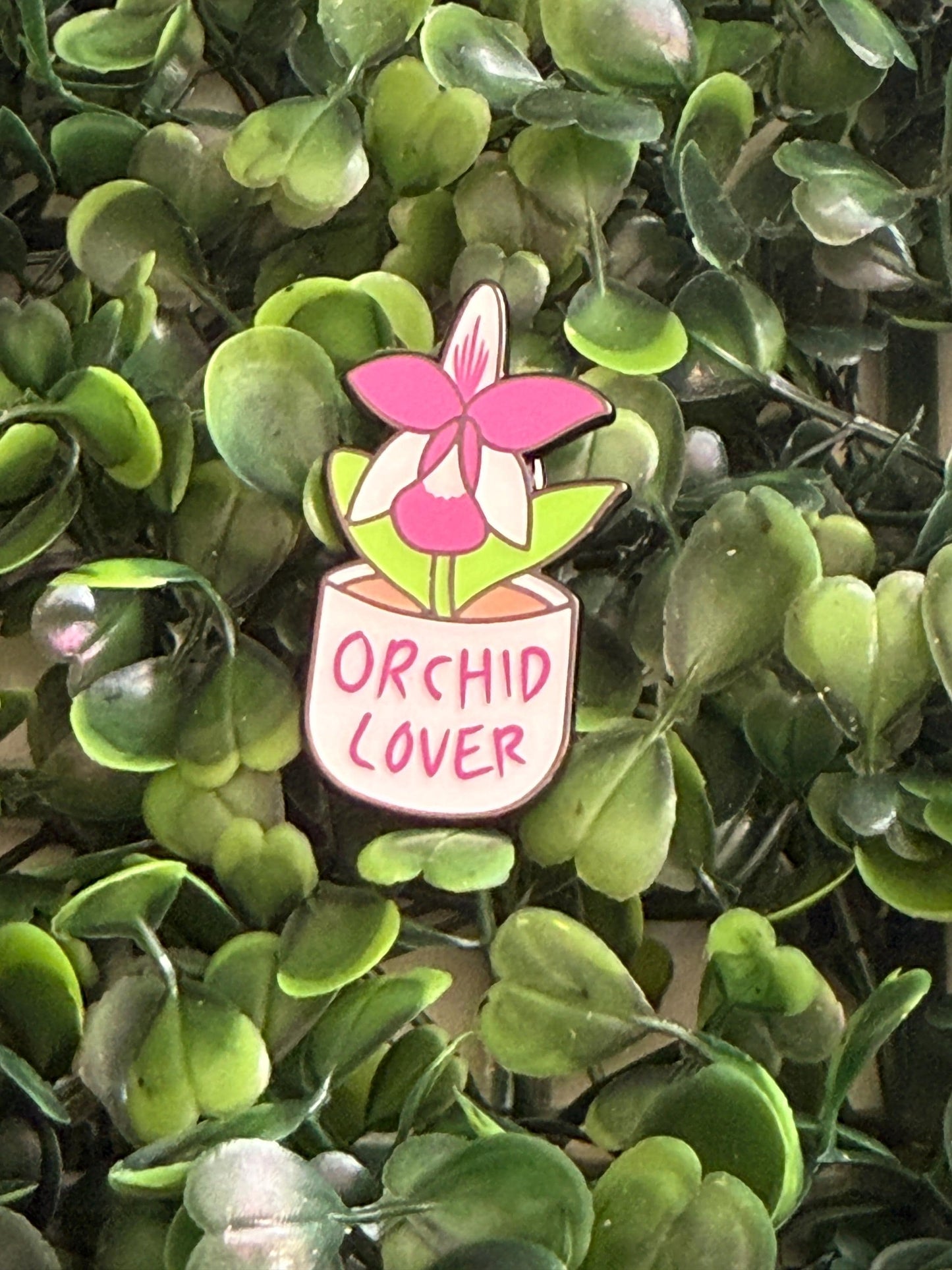 Orchid Lover Pin- Cattleya Violecea Orchid Flower Enamel Pin • Floral Pin Collector Item • Orchid Charm • Pins and Badges