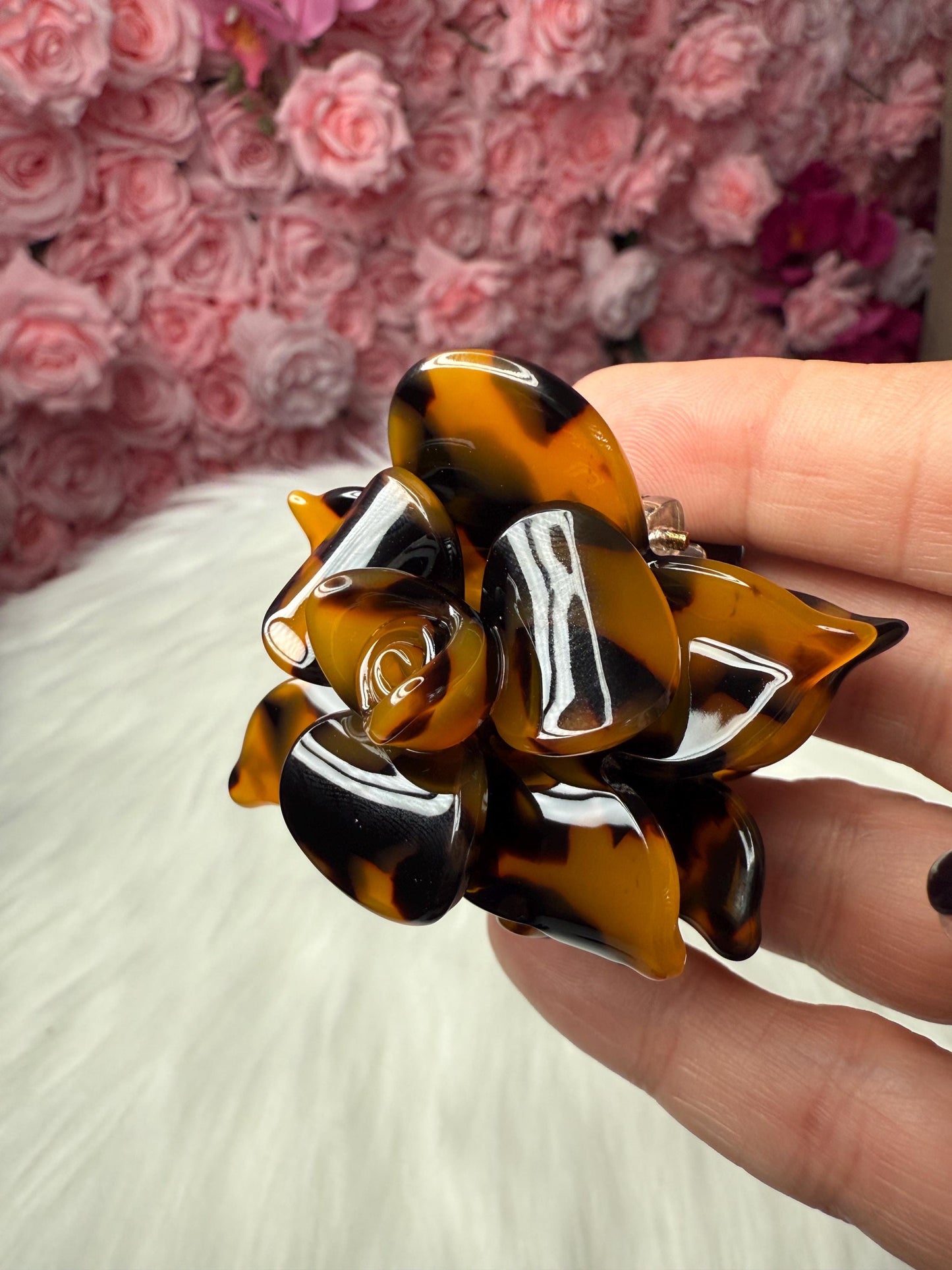 Cameo caramel Mini Orchid Hair Claw Clip: Flower Hair Accessory
