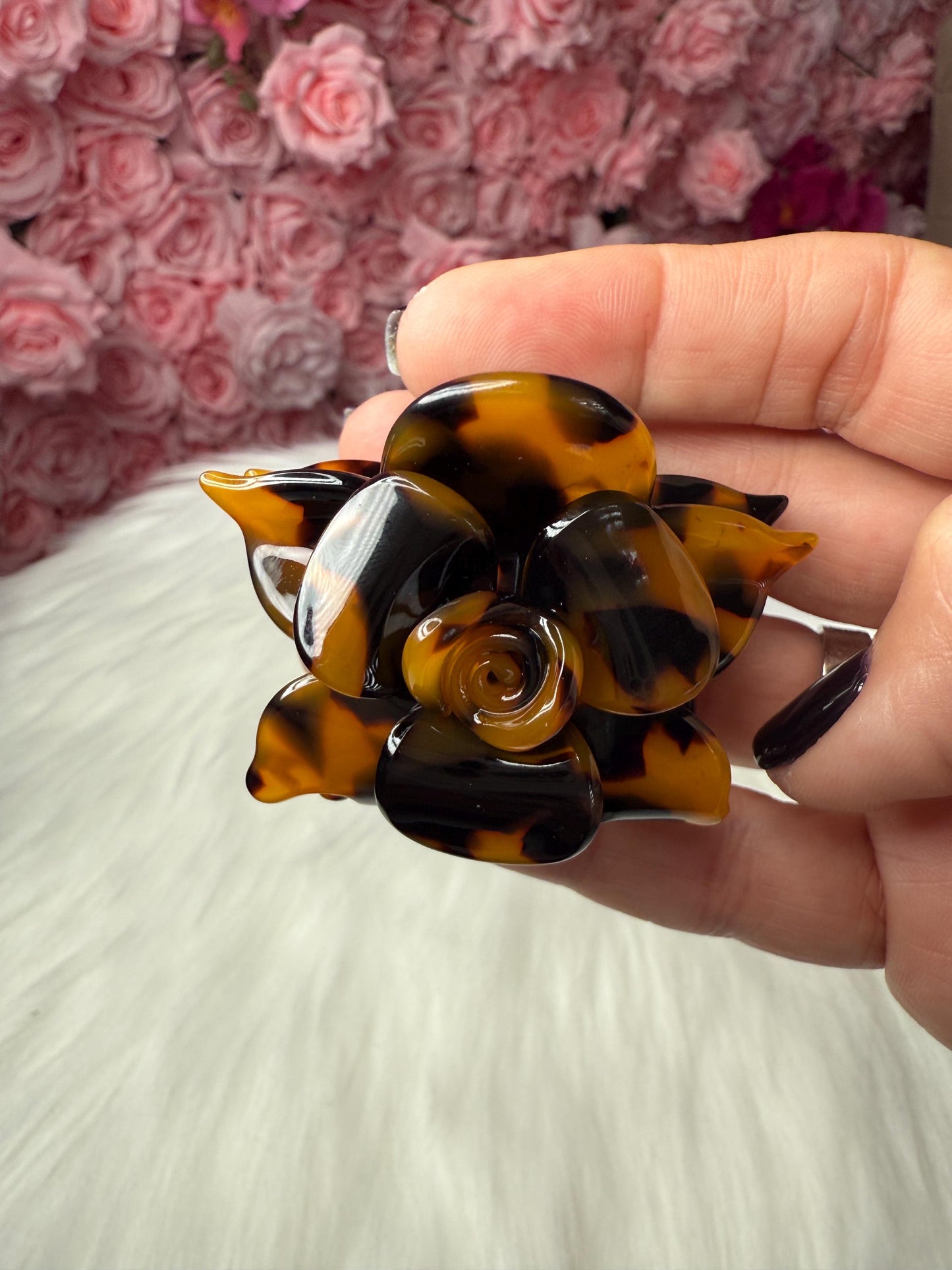 Cameo caramel Mini Orchid Hair Claw Clip: Flower Hair Accessory