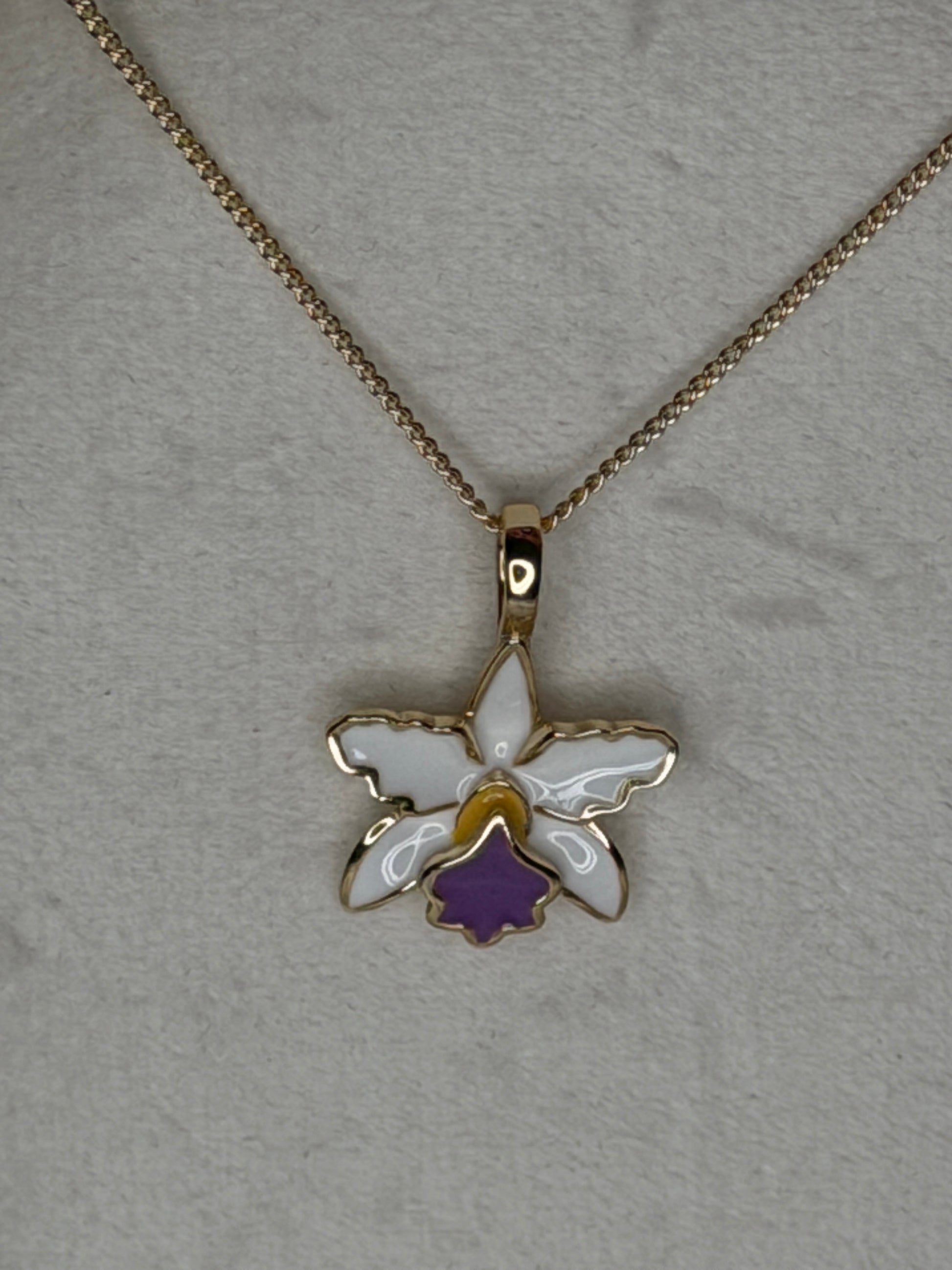 La Colombiana Collection: White & Purple Cattleya Trianae Orchid Jewelry Set - Orchidique