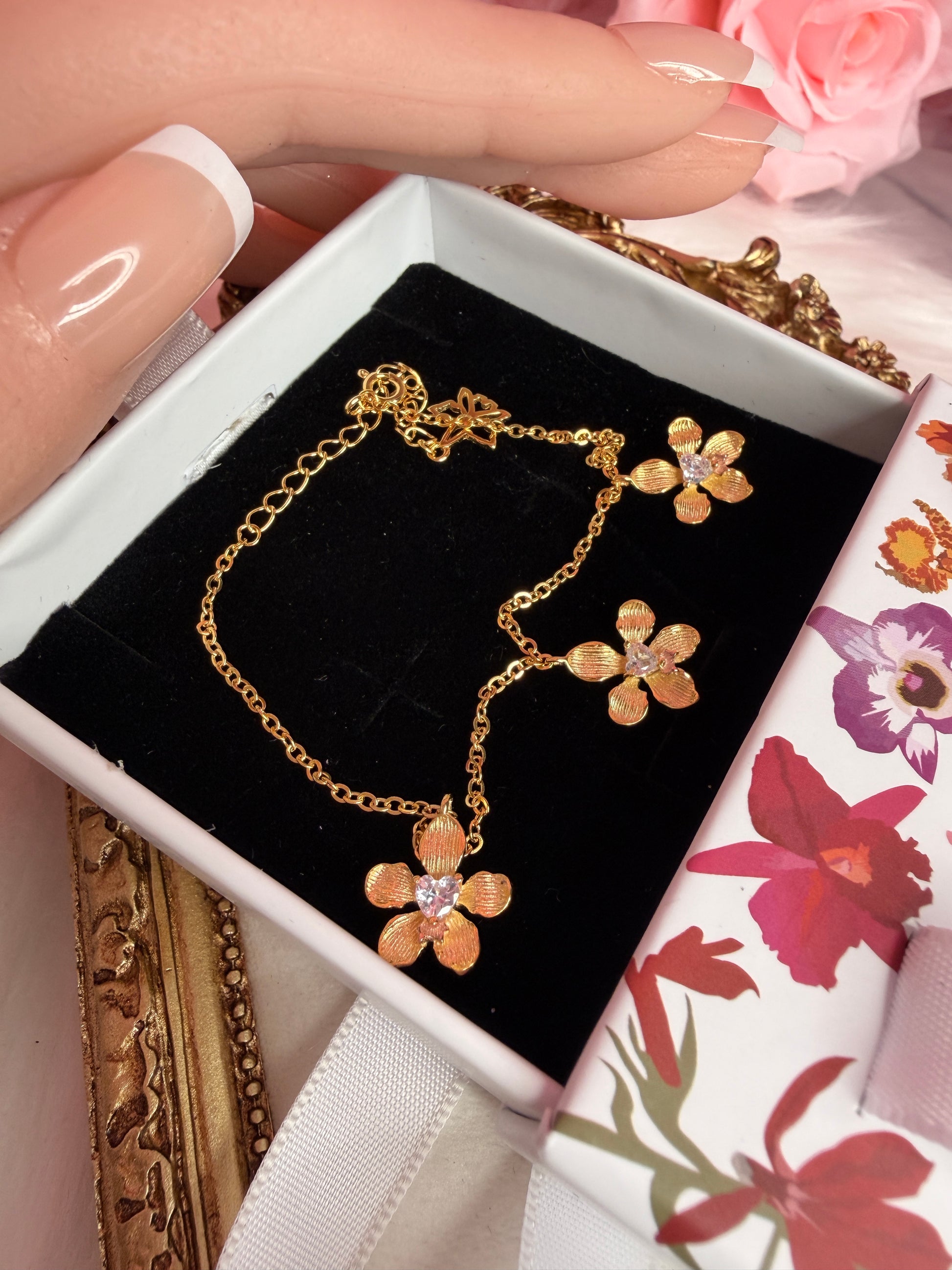 Vanda Loke Triple Orchid Bracelet : Gold Plated - Orchidique