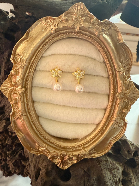 Signature Zircon Cattleya Earring, Classic Pearl Jacket : 18k Gold Plated