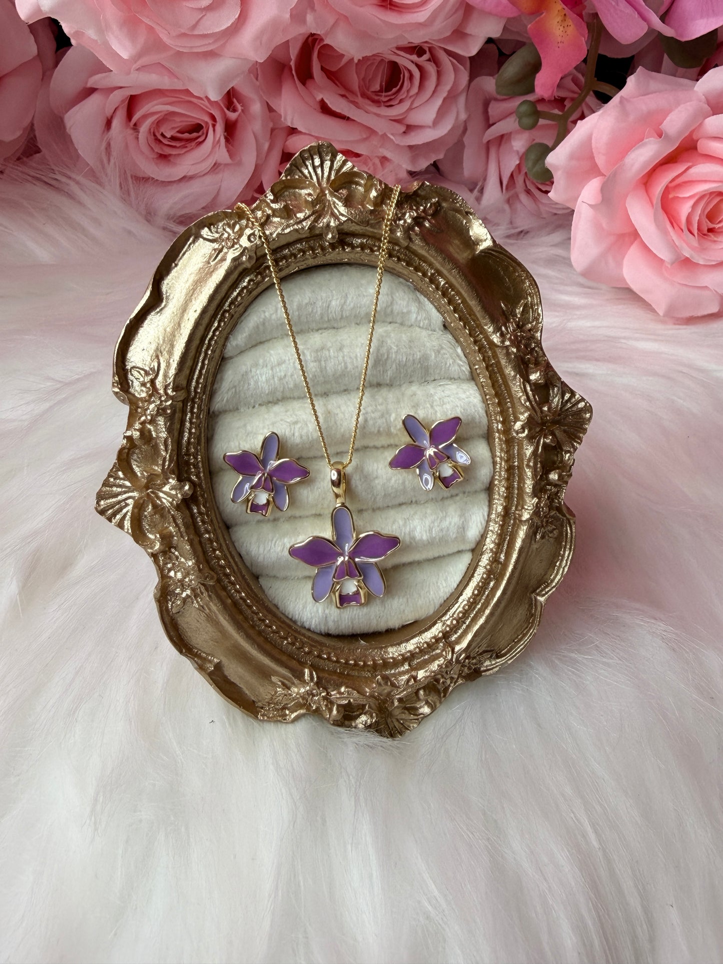 Violacea Collection: Lavender Cattleya Violacea Rubrea -inspired • Joyería de Orquídeas - Orchidique