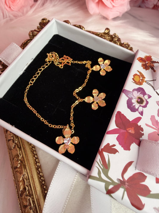 Vanda Loke Triple Orchid Bracelet : Gold Plated - Orchidique
