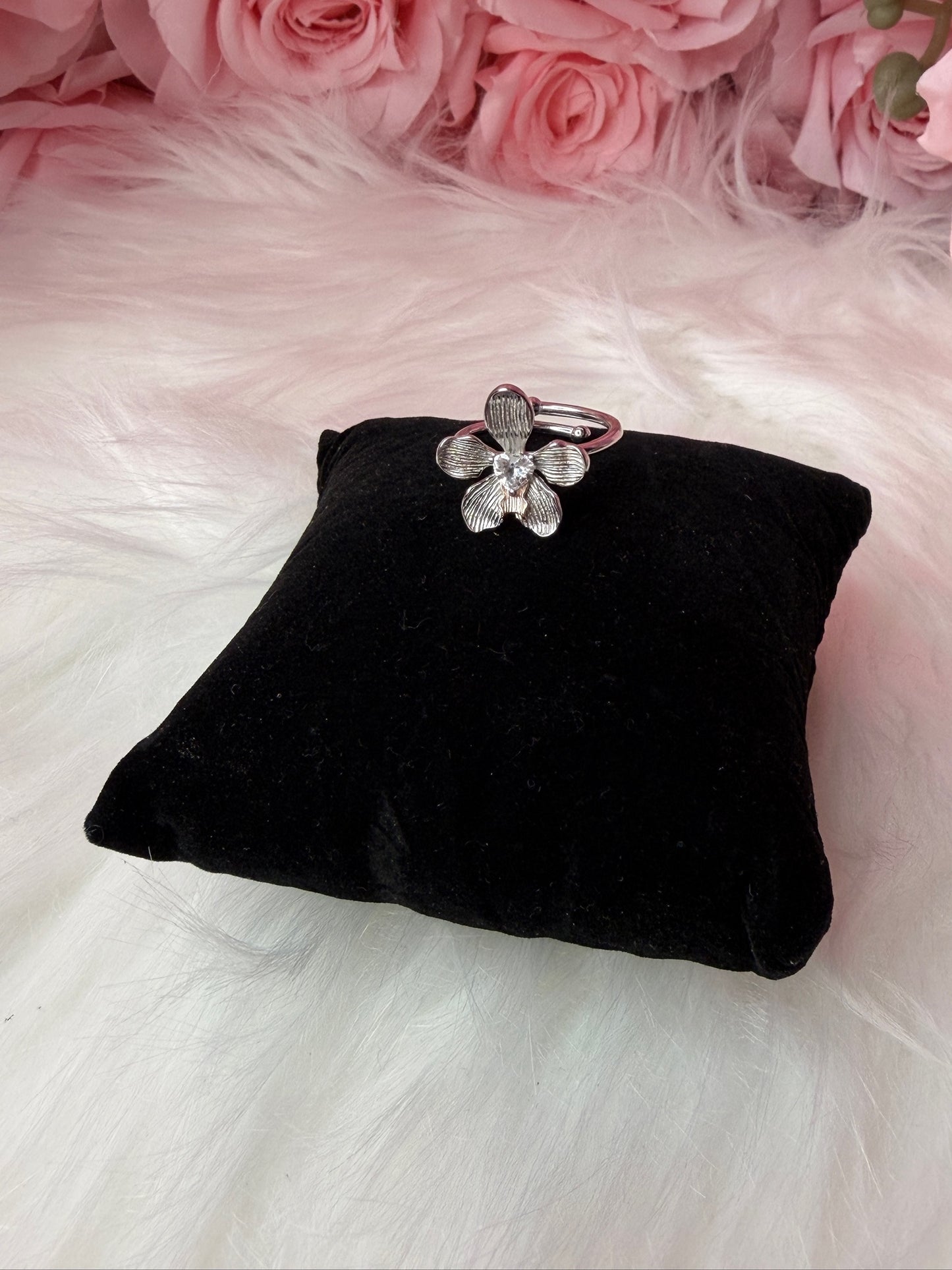 Vanda Loke Collection: Orchid Ring • Heart Labellum - Orchidique