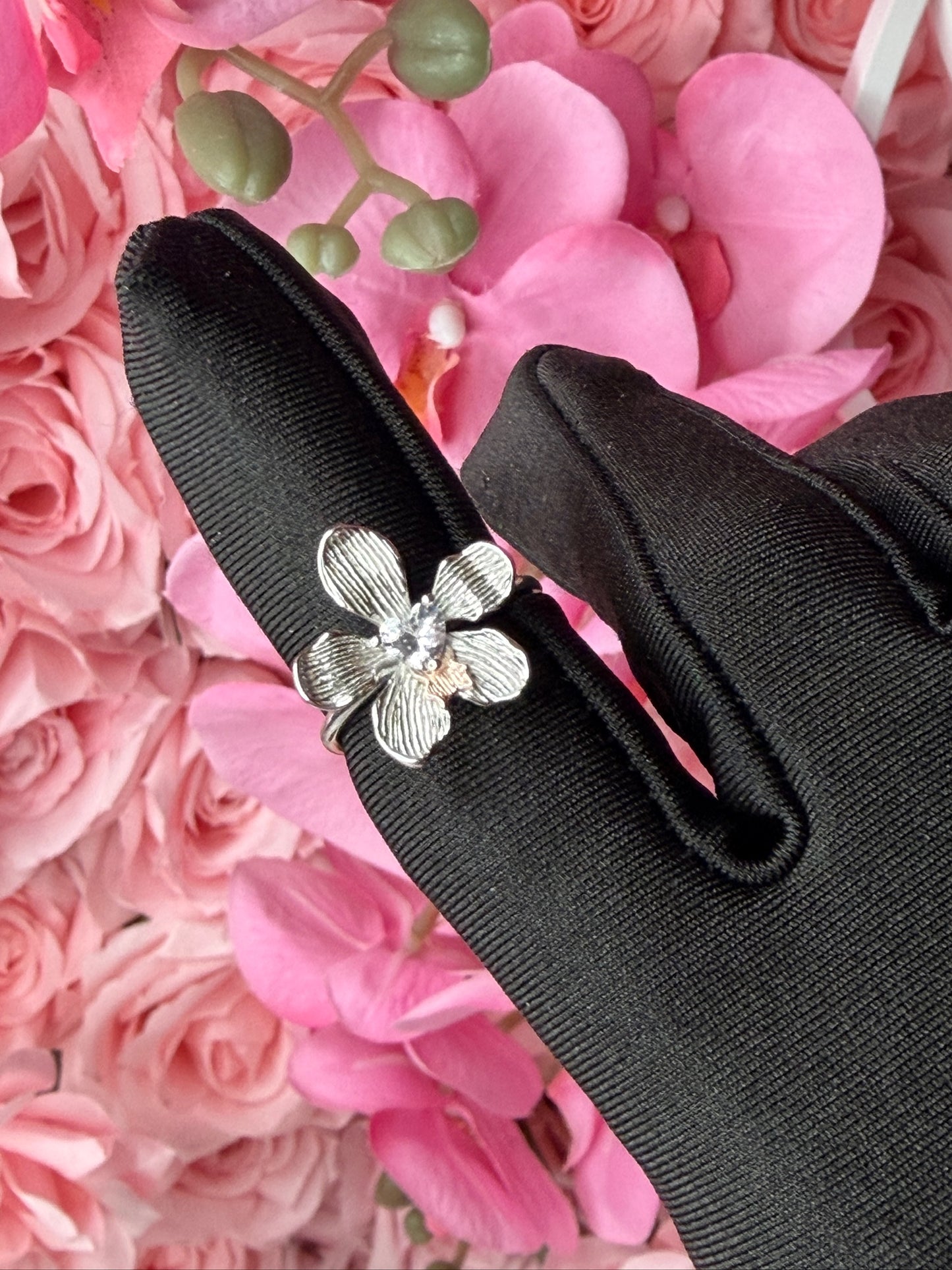Vanda Loke Collection: Orchid Ring • Heart Labellum - Orchidique