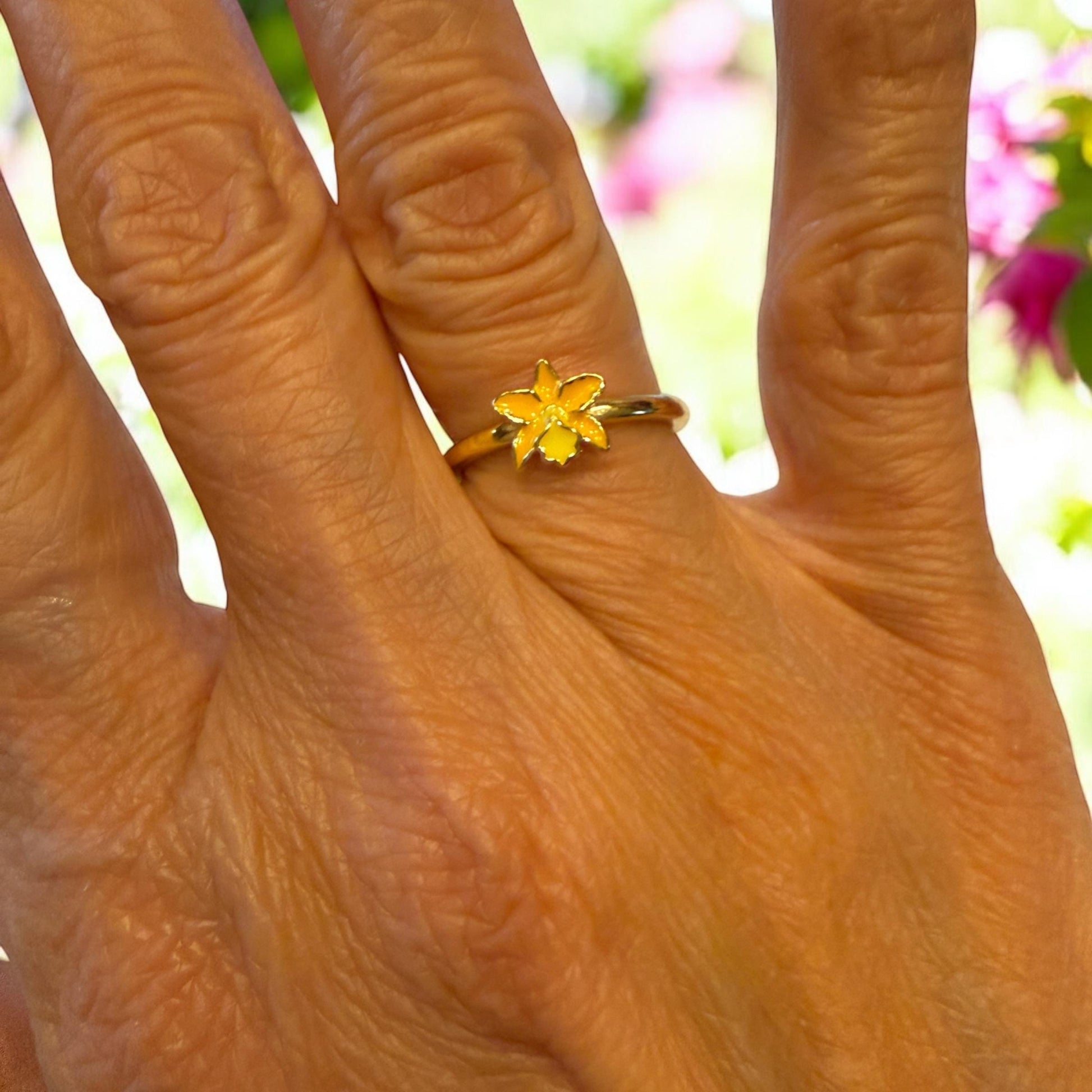 La Colombiana Collection: Yellow Cattleya Orchid Jewelry Set - Orchidique