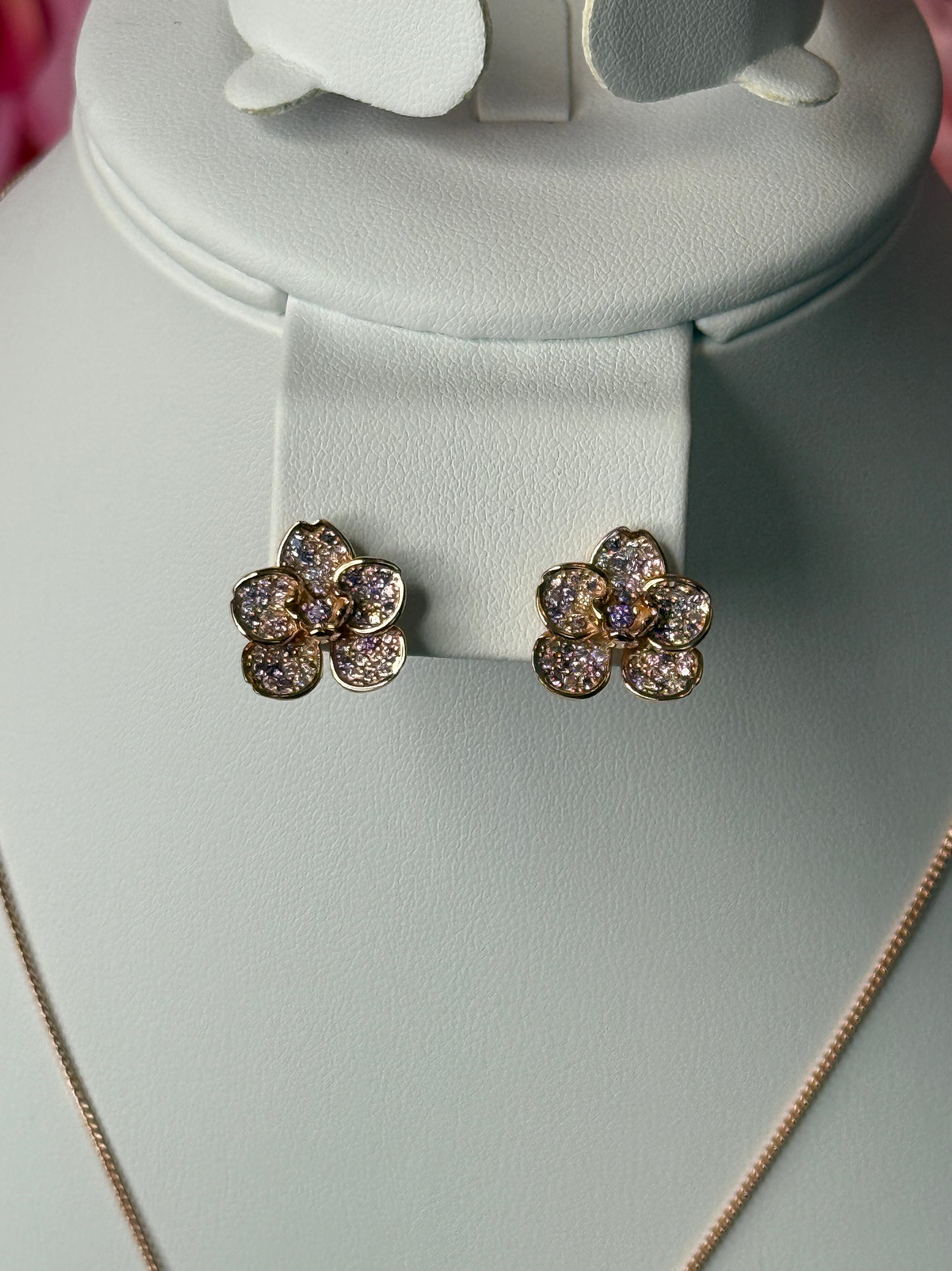 Shimmer me Vanda Collection: Rose Gold Vanda Jewelry Set with Studs or Necklace Pendant with Lavender and Pink Zircons