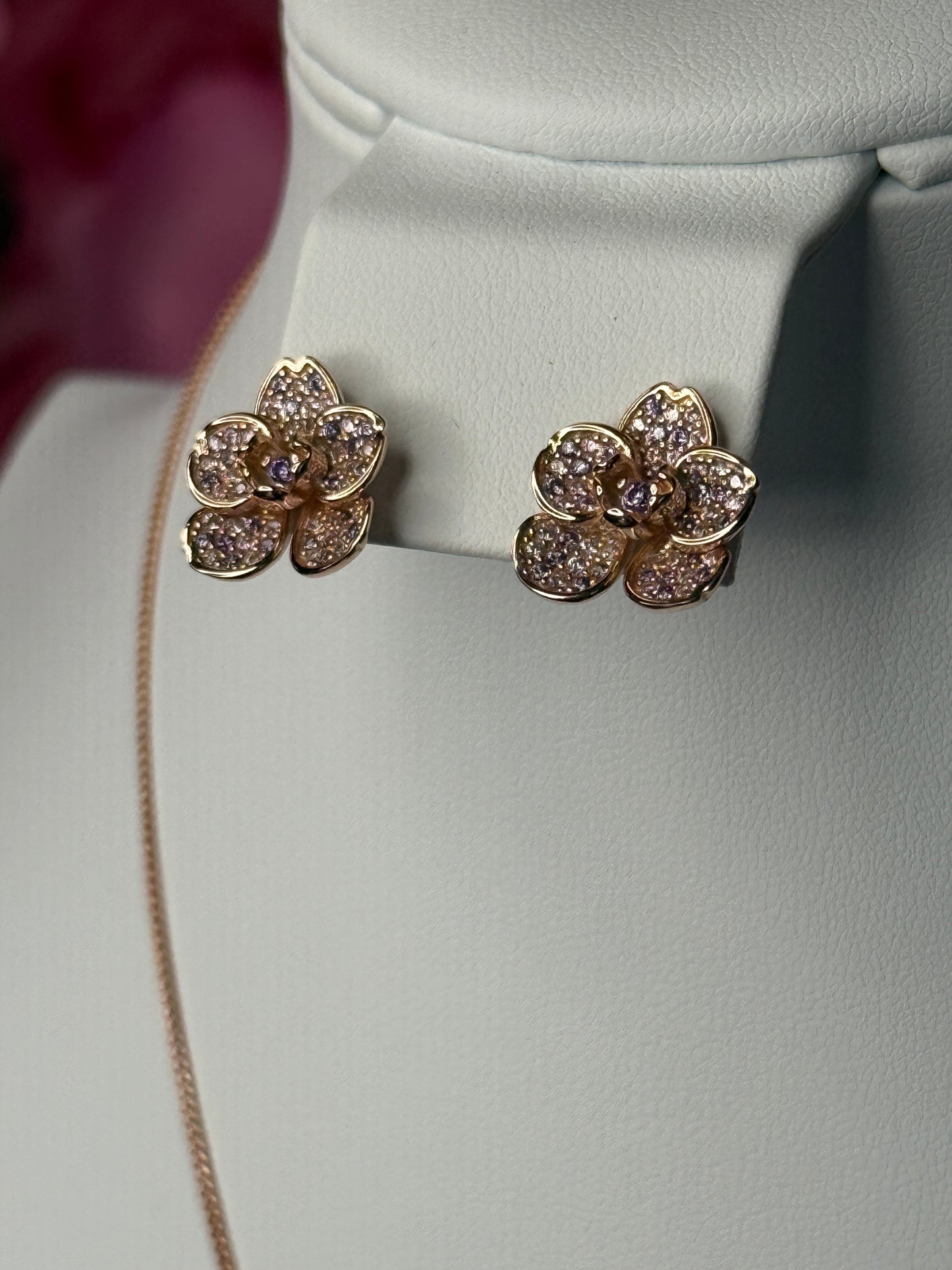 Shimmer me Vanda Collection: Rose Gold Vanda Jewelry Set with Studs or Necklace Pendant with Lavender and Pink Zircons