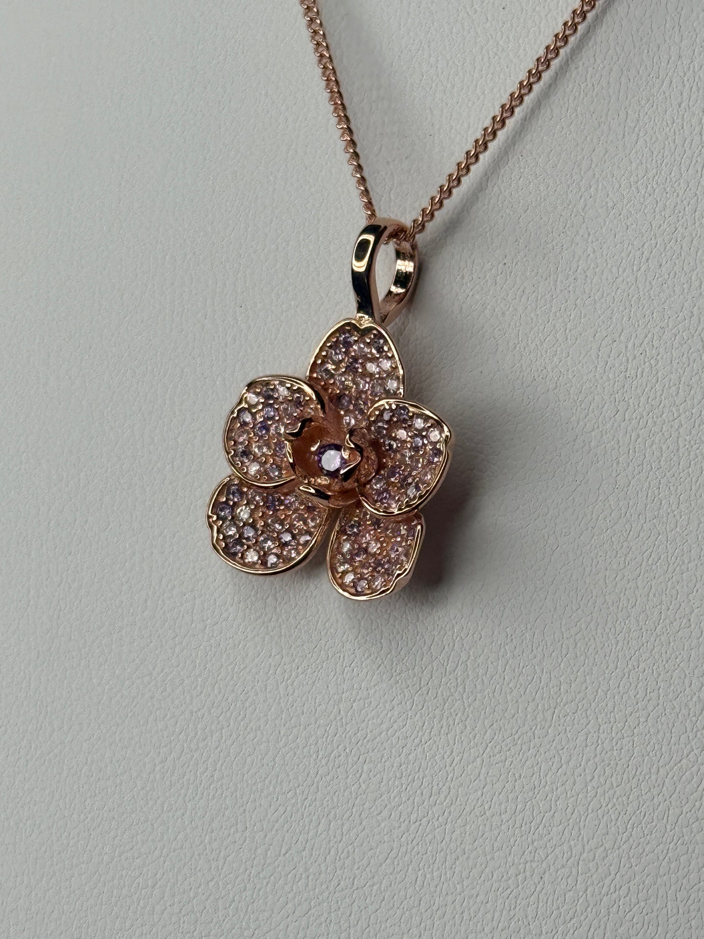 Shimmer me Vanda Collection: Rose Gold Vanda Jewelry Set with Studs or Necklace Pendant with Lavender and Pink Zircons