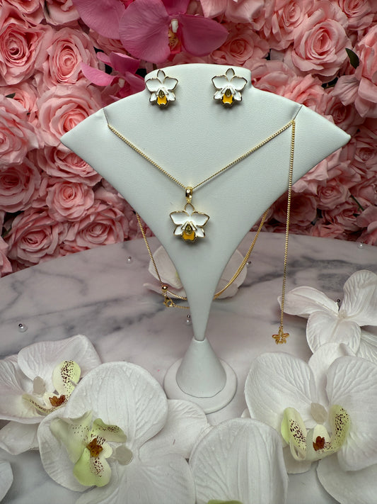 The Hawaiian Collection: Brassolaeliocattleya Orchid Earrings • White Orchid Earrings