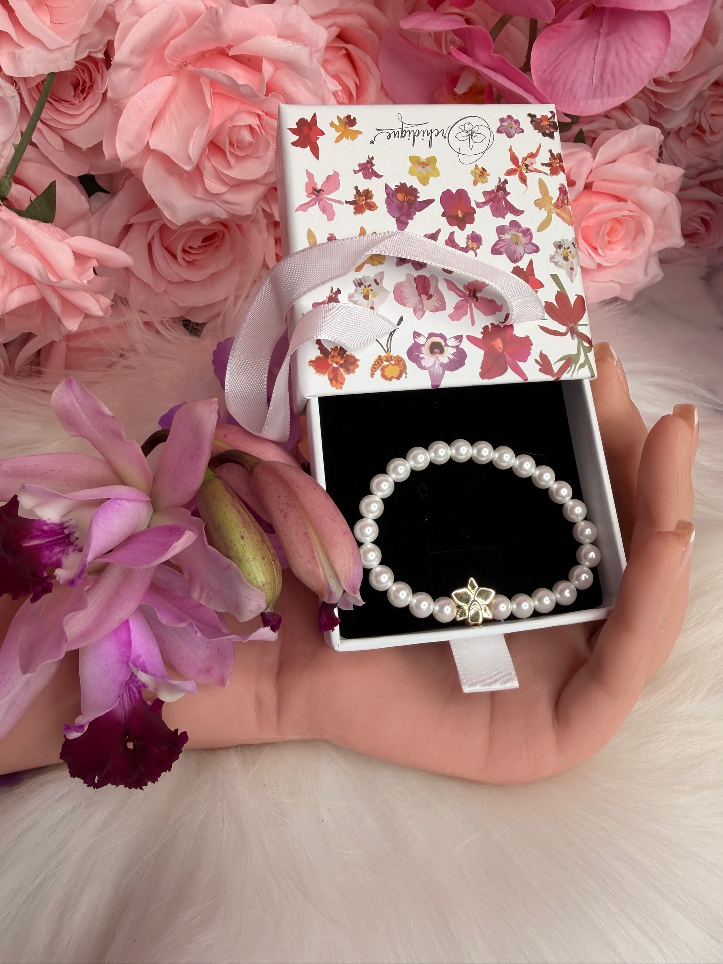 Cattleya Orchid Pearl Bracelet - Orchidique