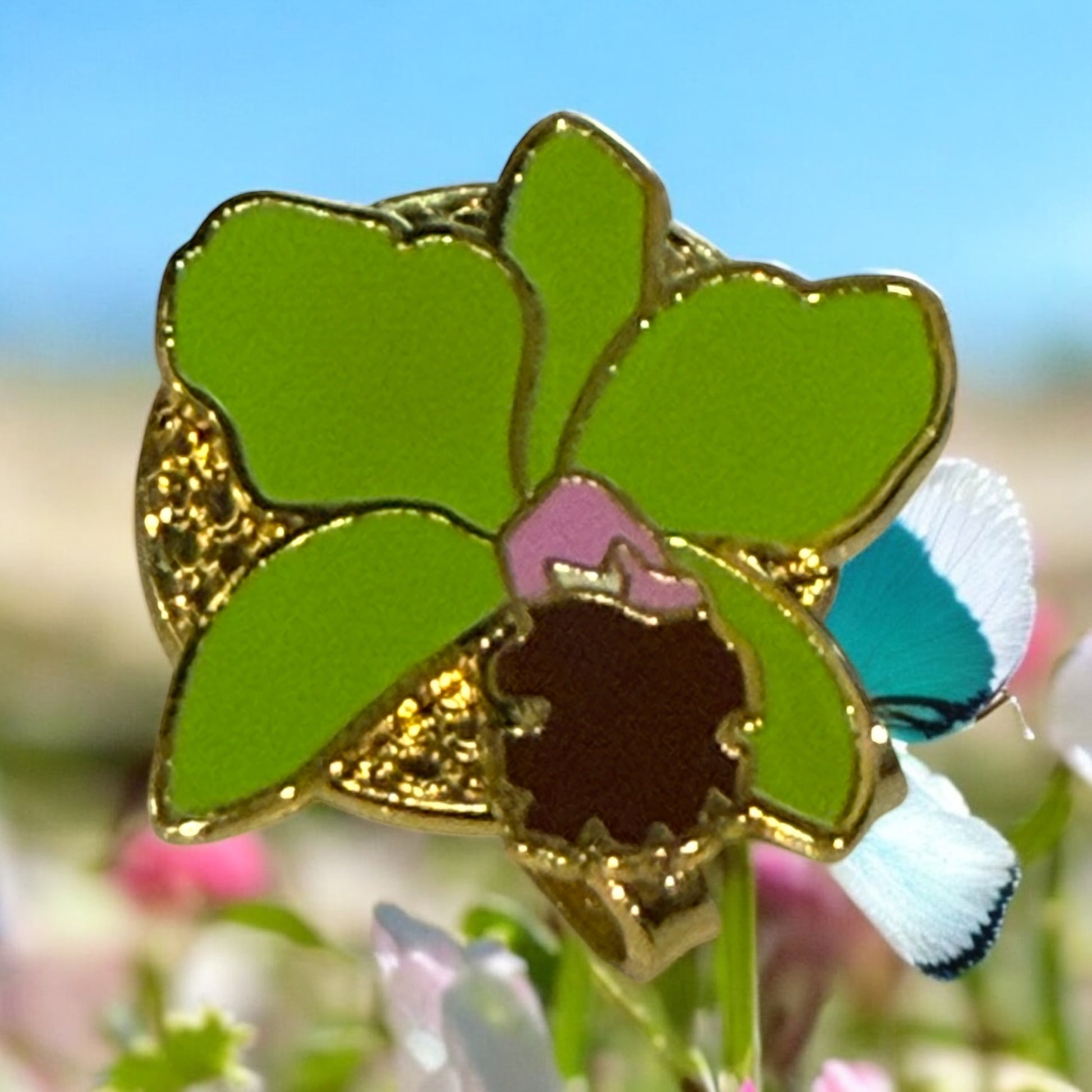 Cattleya Luddy Orchid Golf Hat Charm Marker - Orchidique