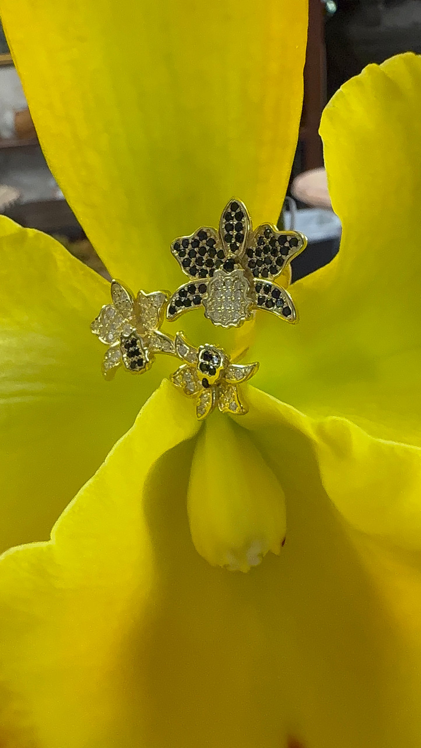 Shimmer Me Cattleya Collection : Blooming Cattleya Orchid Flower Ring