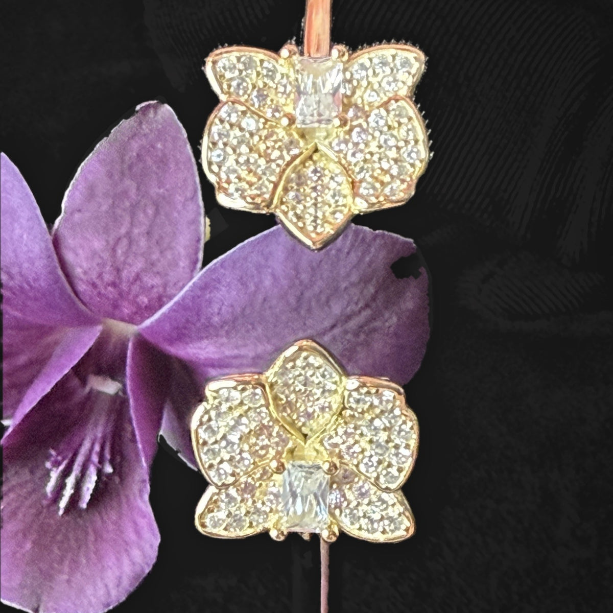 dendrobium orchid bangle, shimmer, clear, 14K gold plated sterling silver, detail view – Orchidique