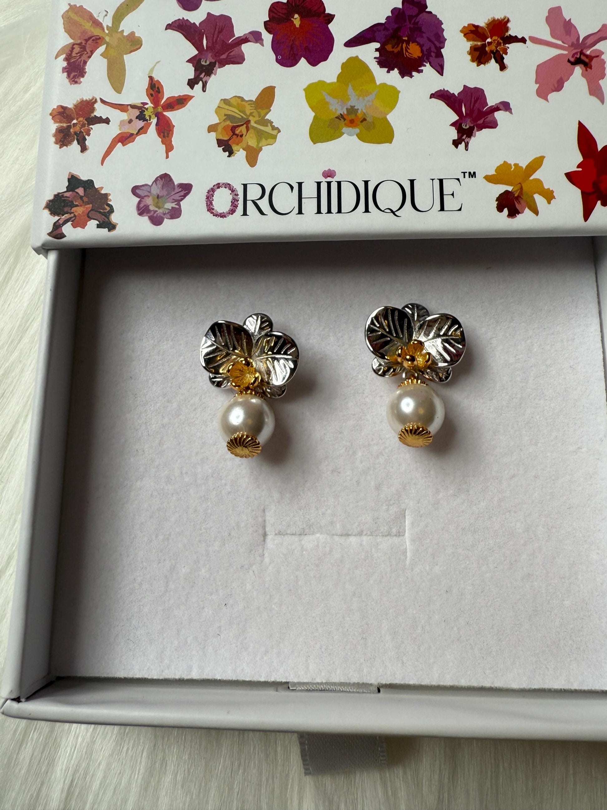 Orchid Pearl Drop Wedding Earrings • Two Tone Jewelry • Floral Jewelry • Bridesmaid Gift