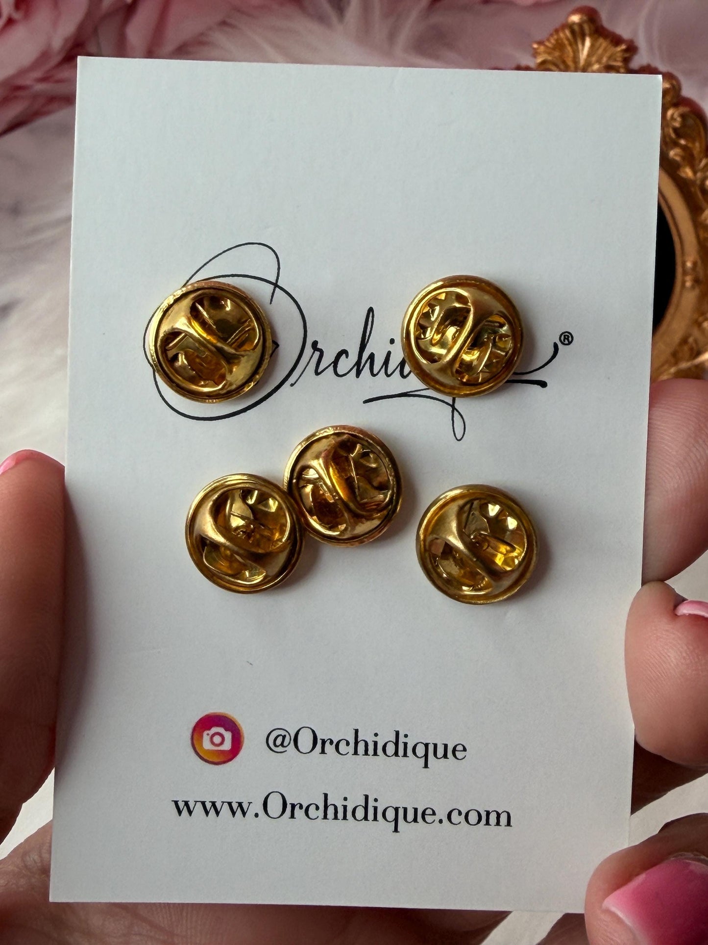 Plant Enamel Pin: Mini Floral Pin Collector Item