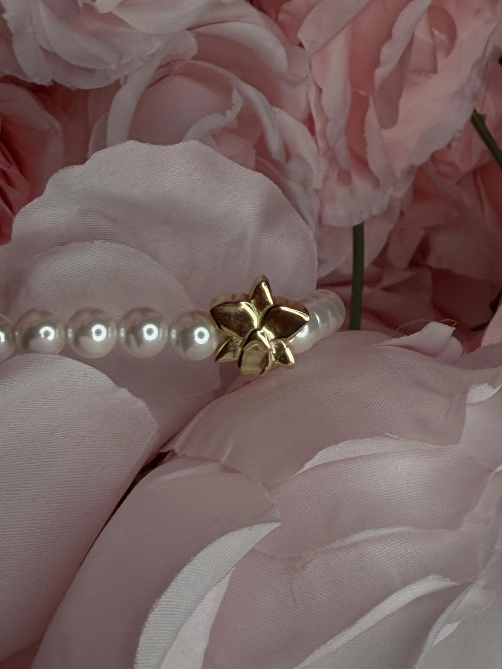 Cattleya Orchid Pearl Bracelet • Real Orchid Inspired Jewelry • Gold Plated Stretch Bracelet • Botanical Floral Jewelry Gift for Her