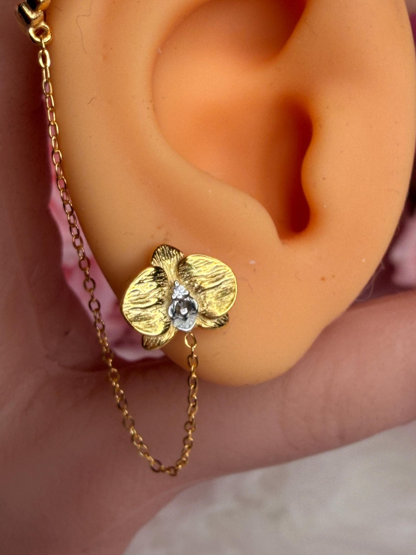 Phalaenopsis Orchid Gold Chain Cuff Earring • Real Orchid Labellum Helix Cartilage Chain Piercing • Gold & Silver Botanical Hoop Earring