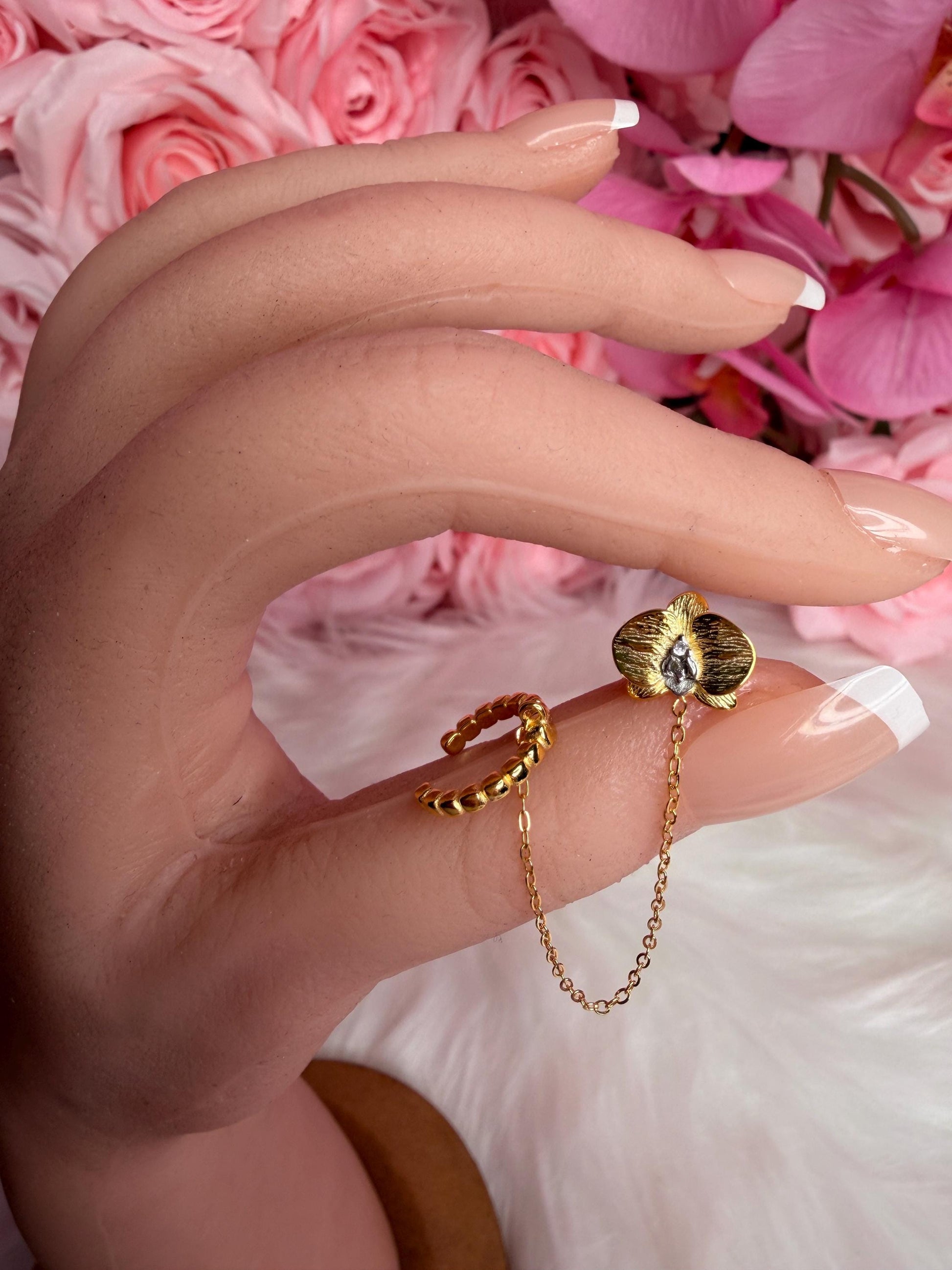 Phalaenopsis Orchid Gold Chain Cuff Earring • Real Orchid Labellum Helix Cartilage Chain Piercing • Gold & Silver Botanical Hoop Earring