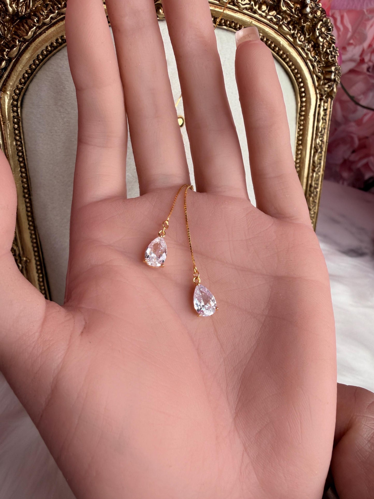 Vanda Loke 14k Gold Plated Vanda Orchid Lariat Necklace, Heart Crystal Double Flower Choker, Rose Gold Lip Statement Jewelry, Orchid Pendant