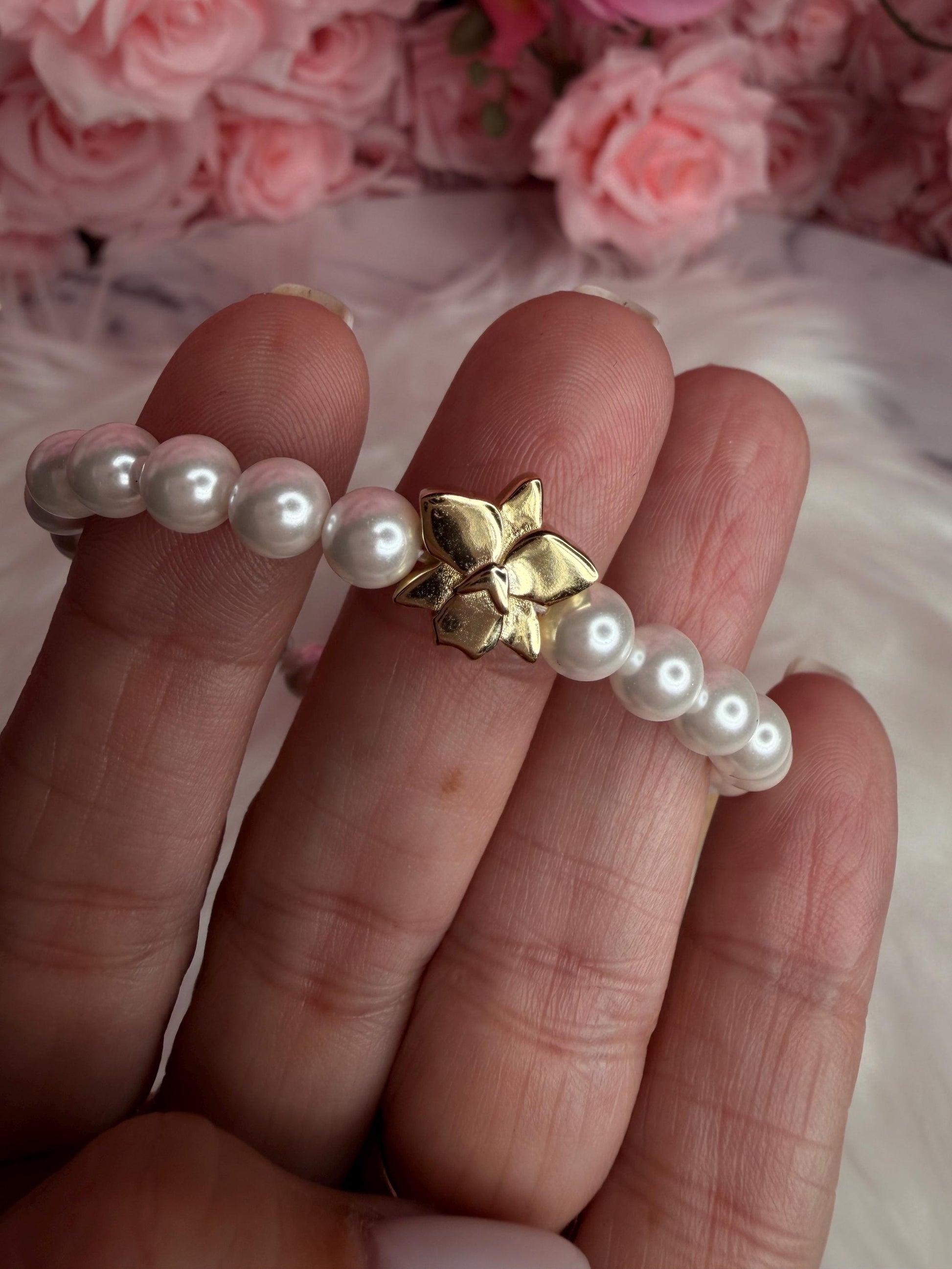 Cattleya Orchid Pearl Bracelet • Real Orchid Inspired Jewelry • Gold Plated Stretch Bracelet • Botanical Floral Jewelry Gift for Her