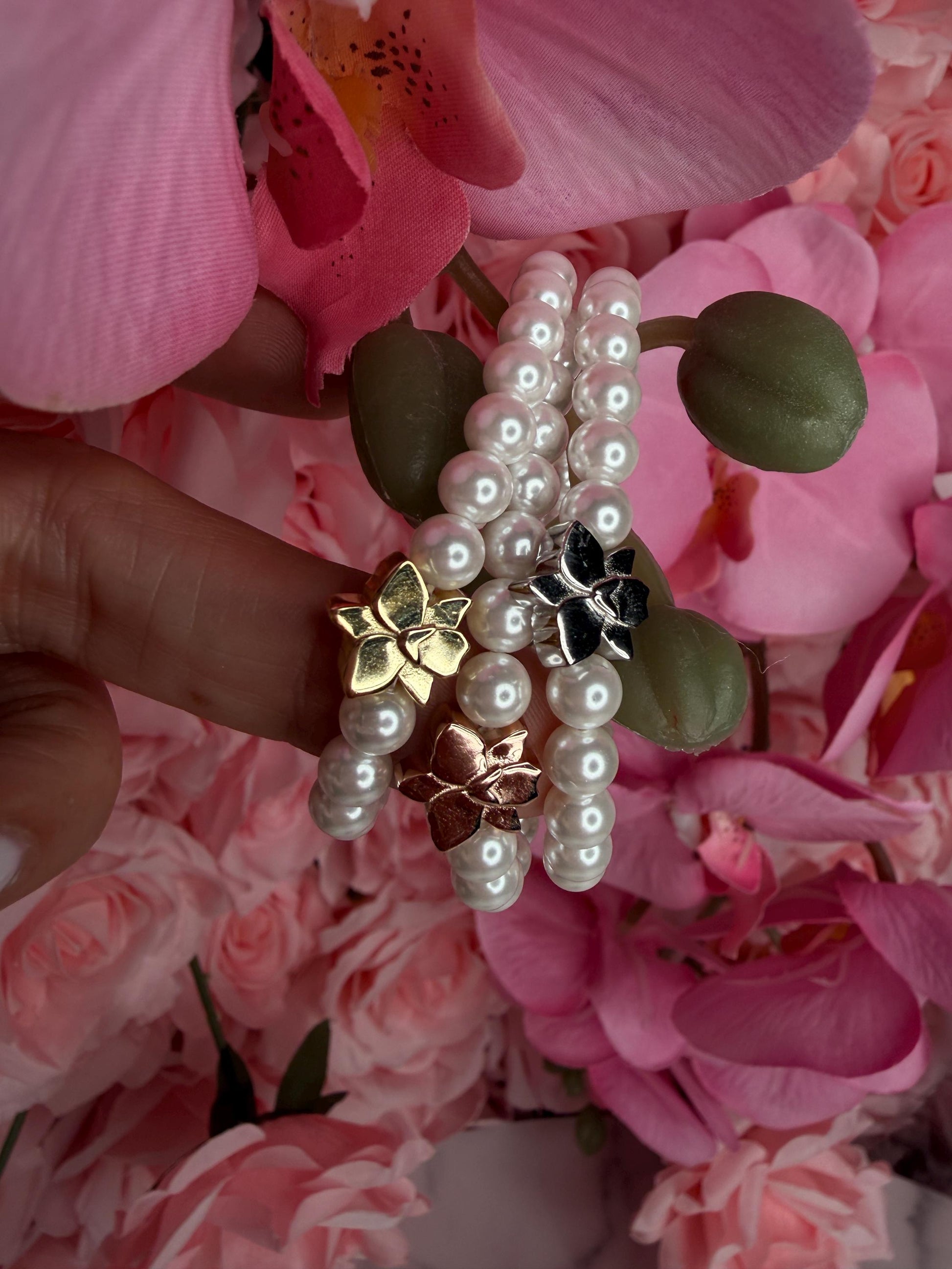 Cattleya Orchid Pearl Bracelet • Real Orchid Inspired Jewelry • Gold Plated Stretch Bracelet • Botanical Floral Jewelry Gift for Her