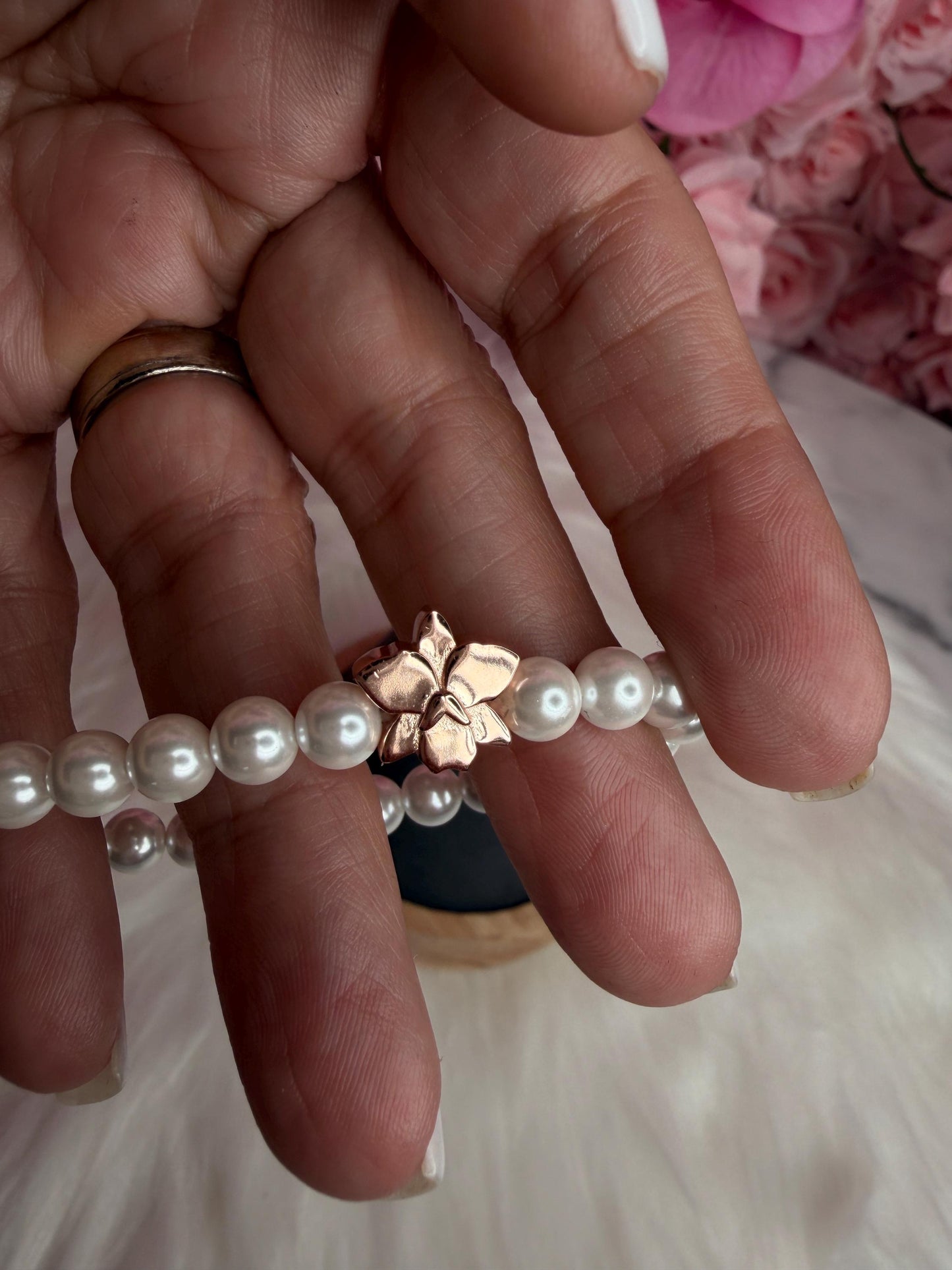 Cattleya Orchid Pearl Bracelet • Real Orchid Inspired Jewelry • Gold Plated Stretch Bracelet • Botanical Floral Jewelry Gift for Her