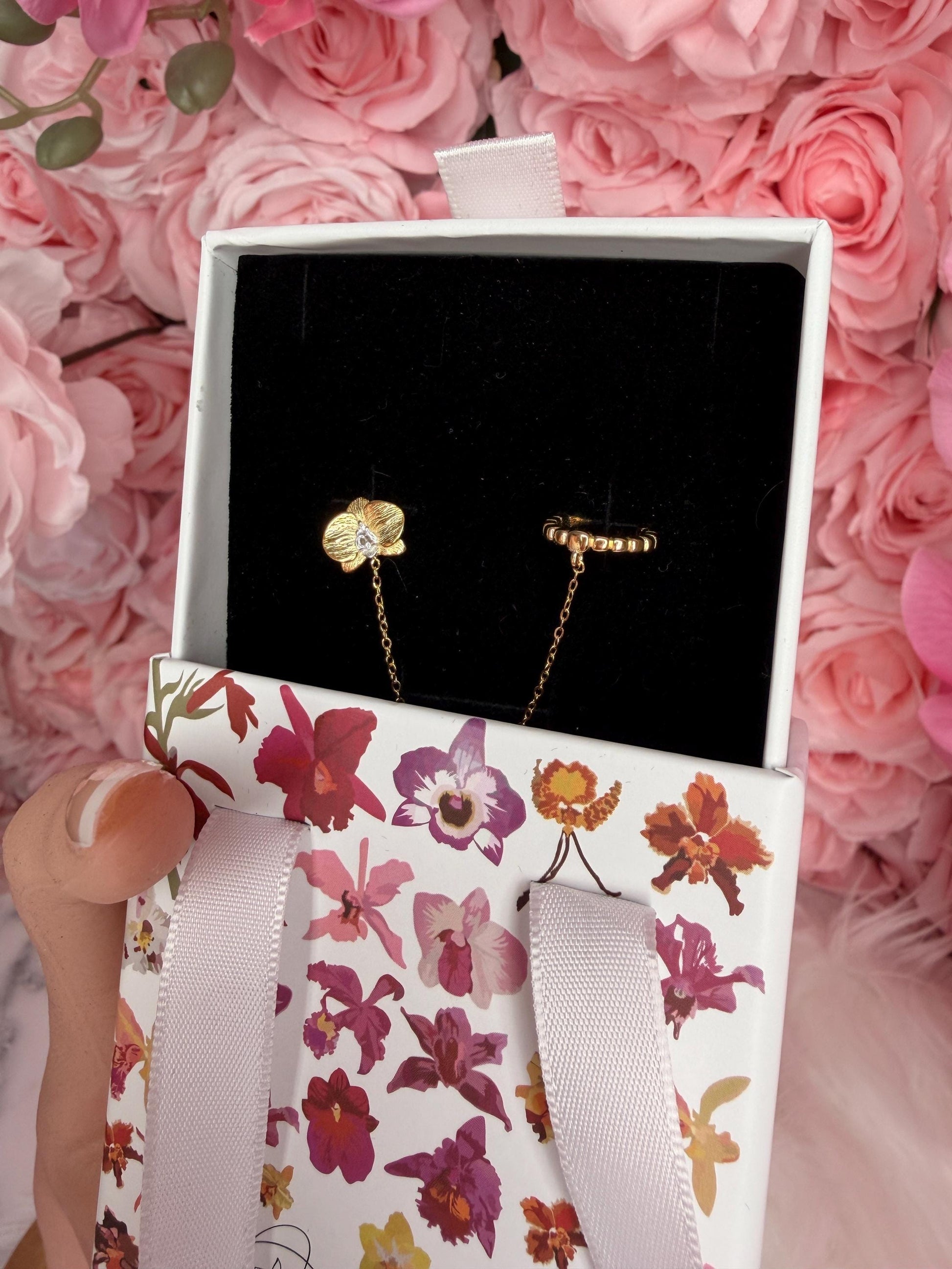Phalaenopsis Orchid Gold Chain Cuff Earring • Real Orchid Labellum Helix Cartilage Chain Piercing • Gold & Silver Botanical Hoop Earring