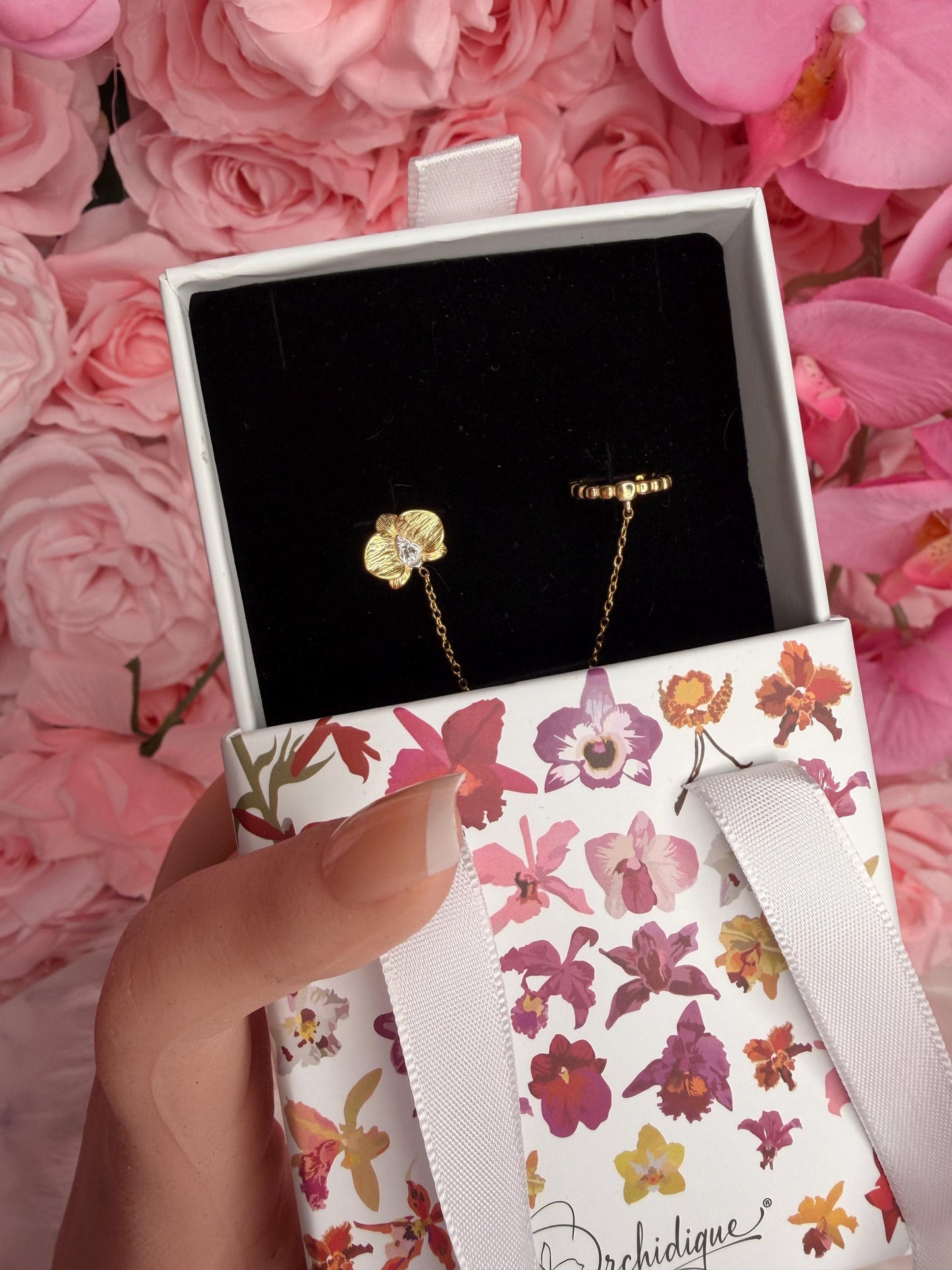 Phalaenopsis Orchid Gold Chain Cuff Earring • Real Orchid Labellum Helix Cartilage Chain Piercing • Gold & Silver Botanical Hoop Earring
