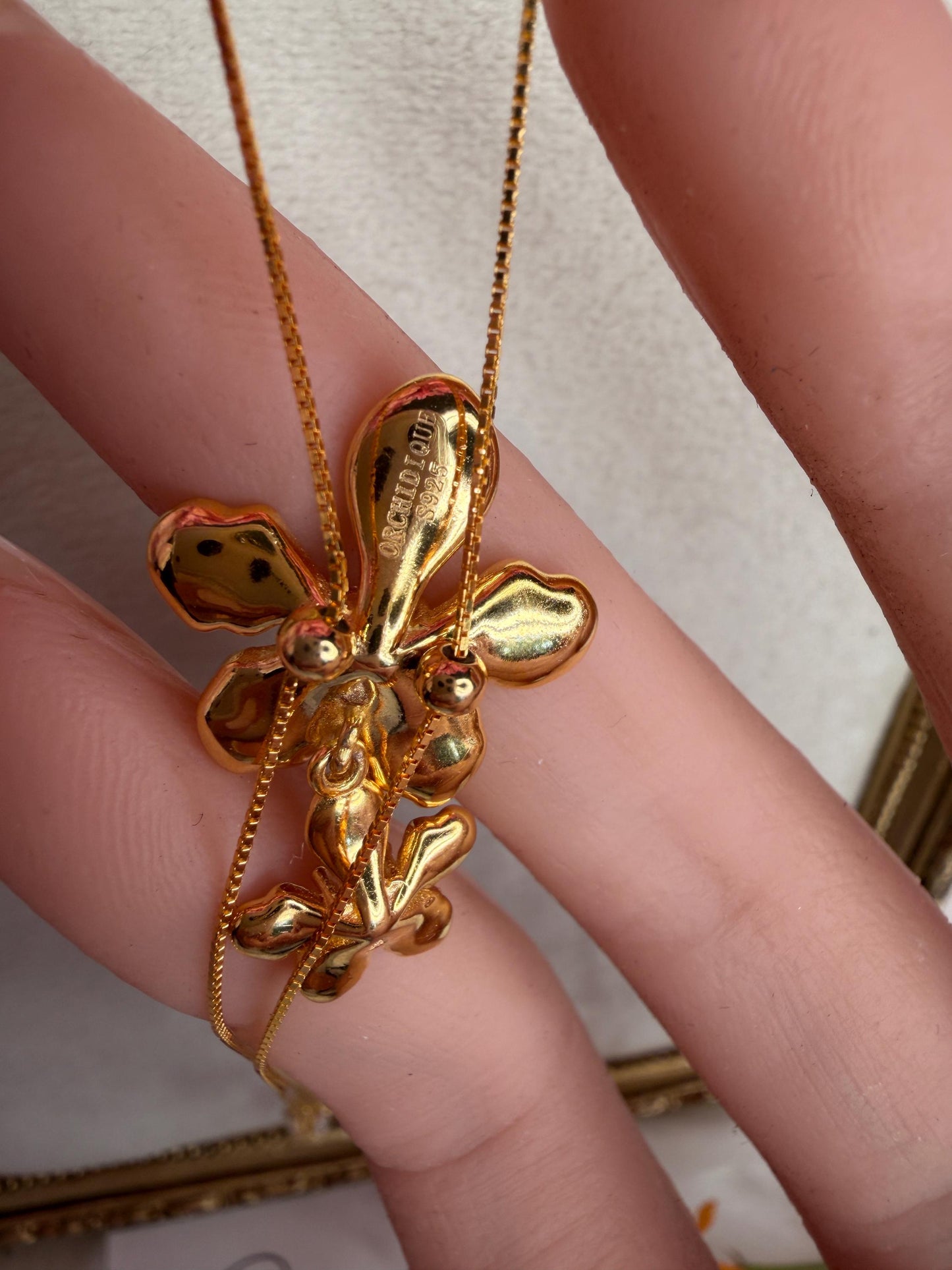 Vanda Loke 14k Gold Plated Vanda Orchid Lariat Necklace, Heart Crystal Double Flower Choker, Rose Gold Lip Statement Jewelry, Orchid Pendant
